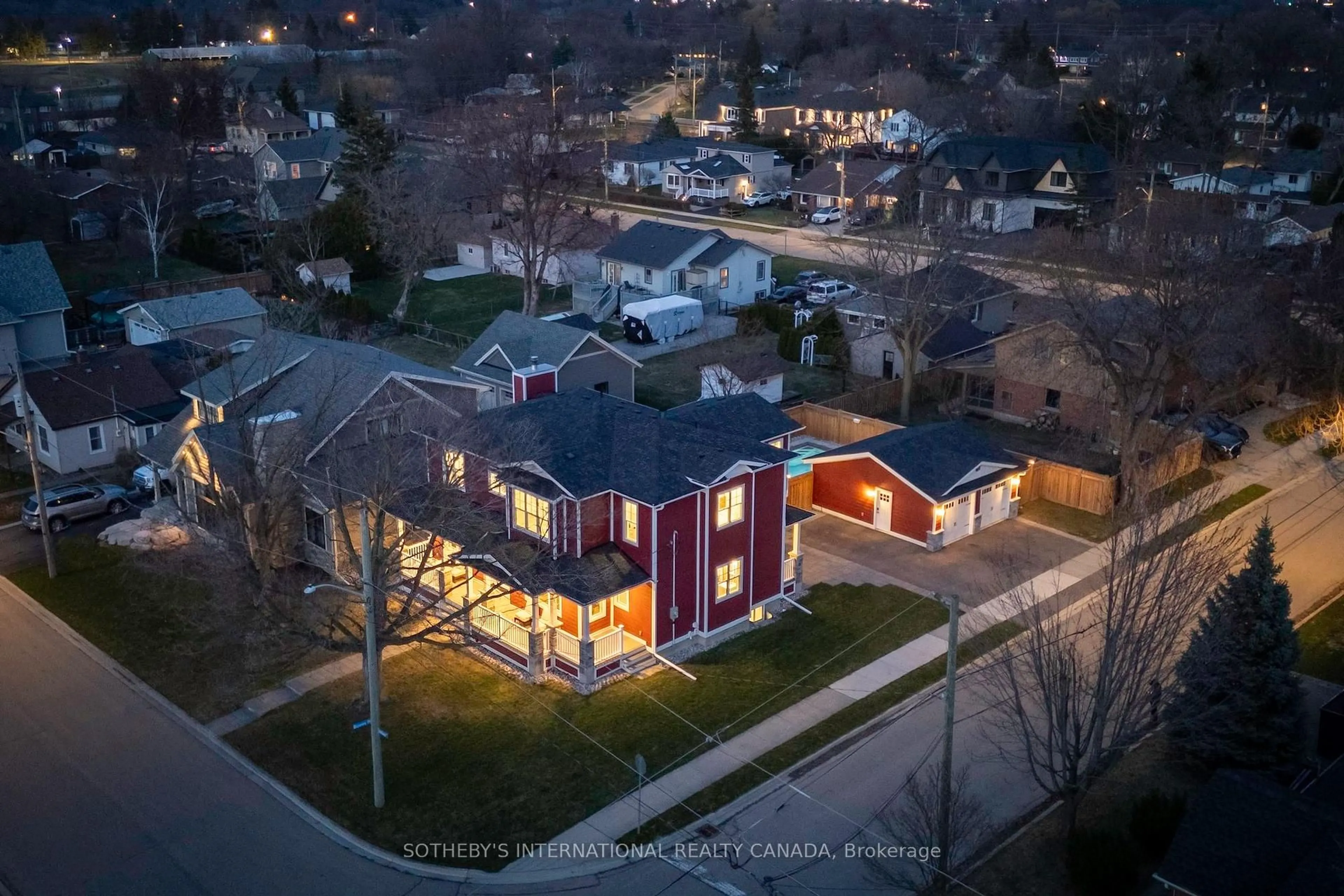 A pic from outside/outdoor area/front of a property/back of a property/a pic from drone, street for 62 Miles St, Milton Ontario L9T 1E6