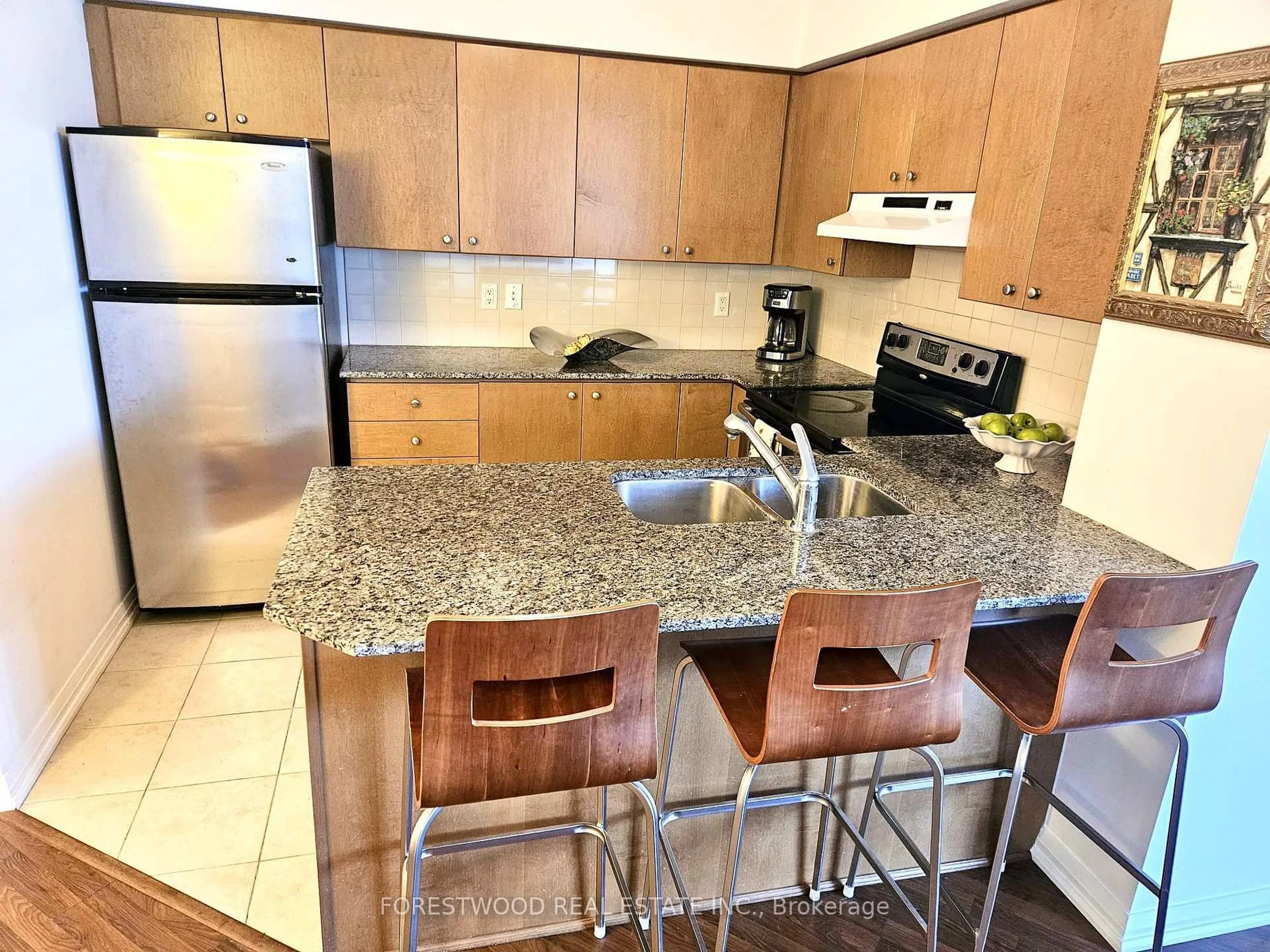 Standard kitchen, unknown for 220 Forum Dr #201, Mississauga Ontario L4Z 4K1