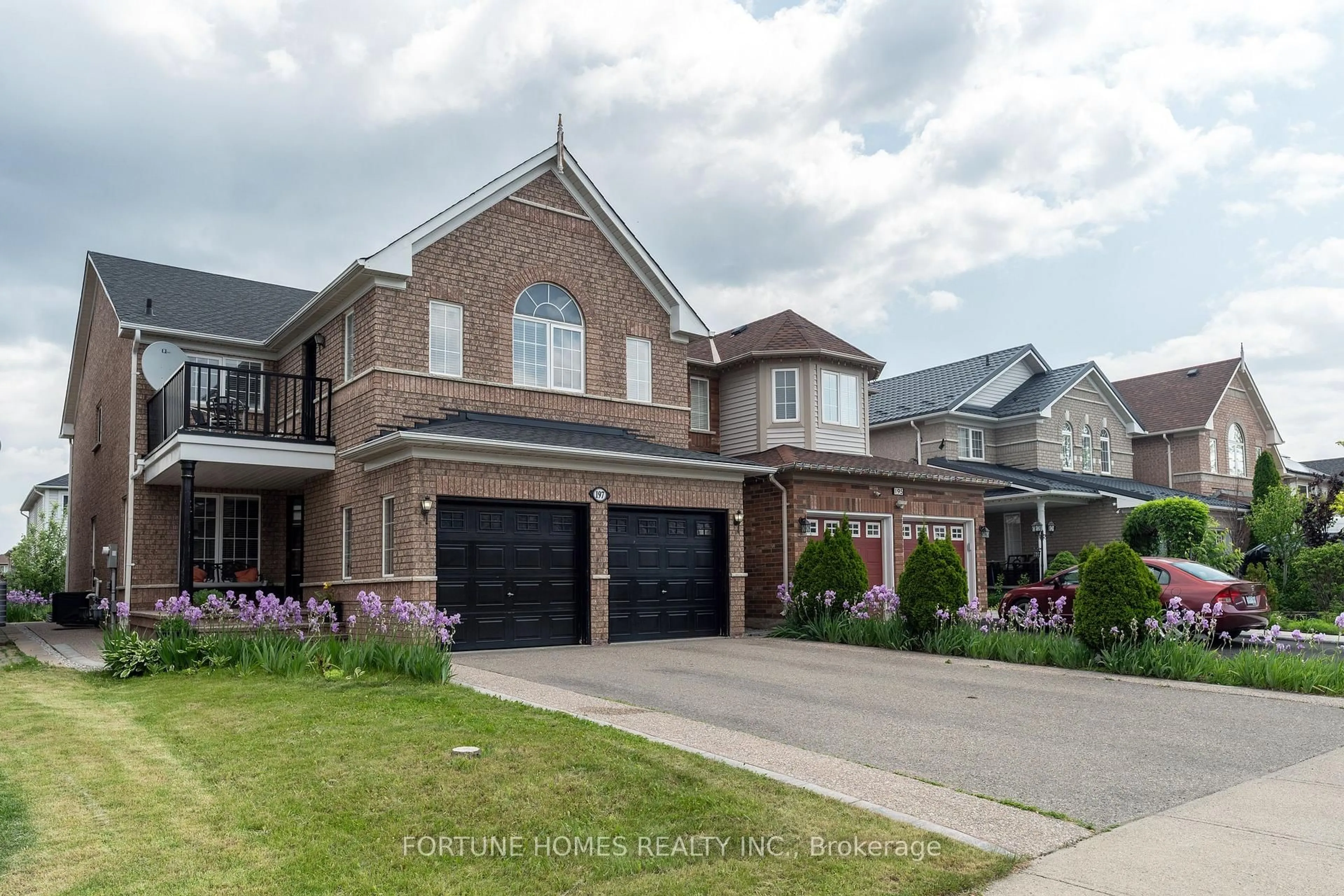 Home with brick exterior material, street for 197 Vintage Gate, Brampton Ontario L6X 5B8