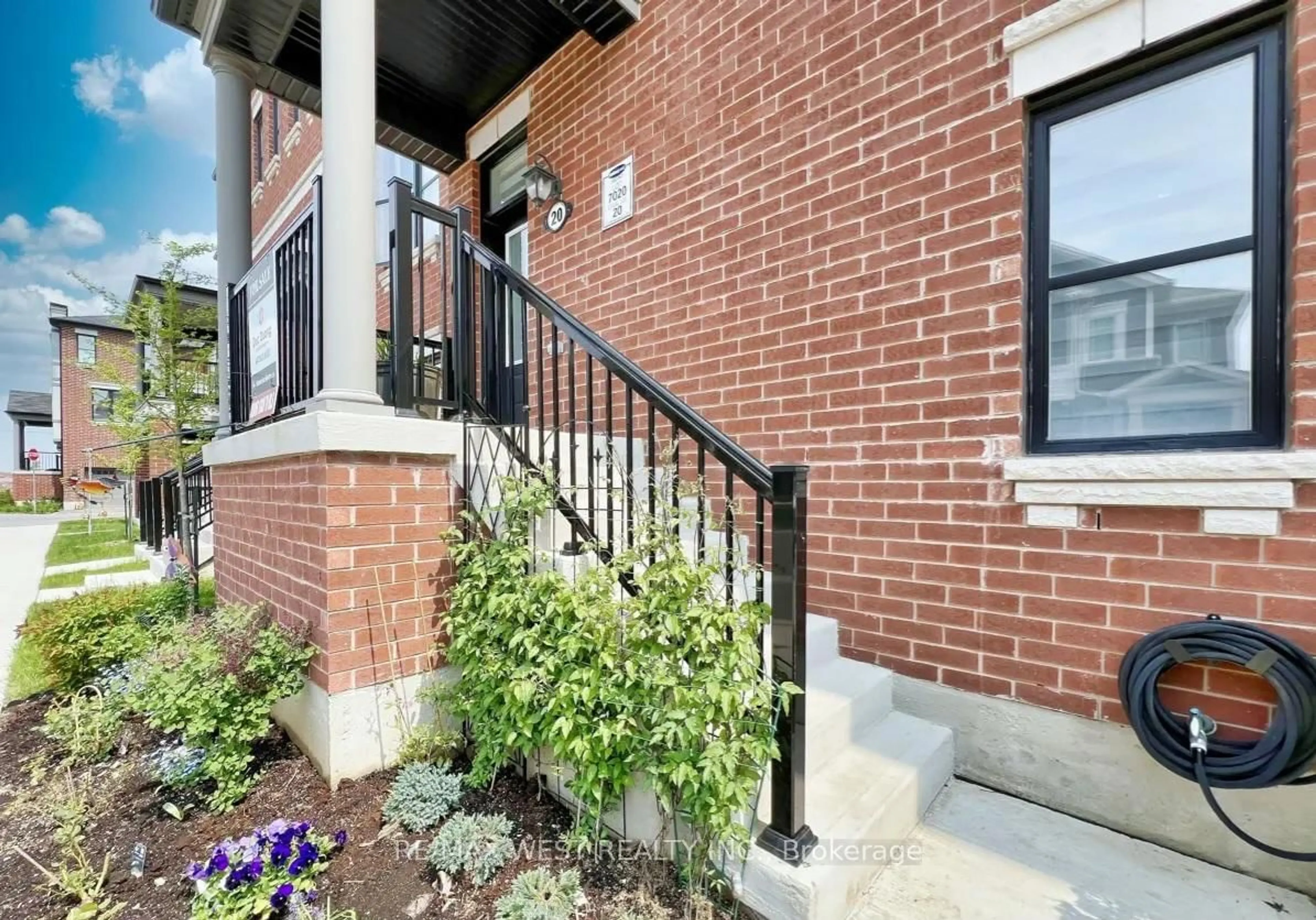 Unknown for 975 Whitlock Ave #20, Milton Ontario L9E 1S9