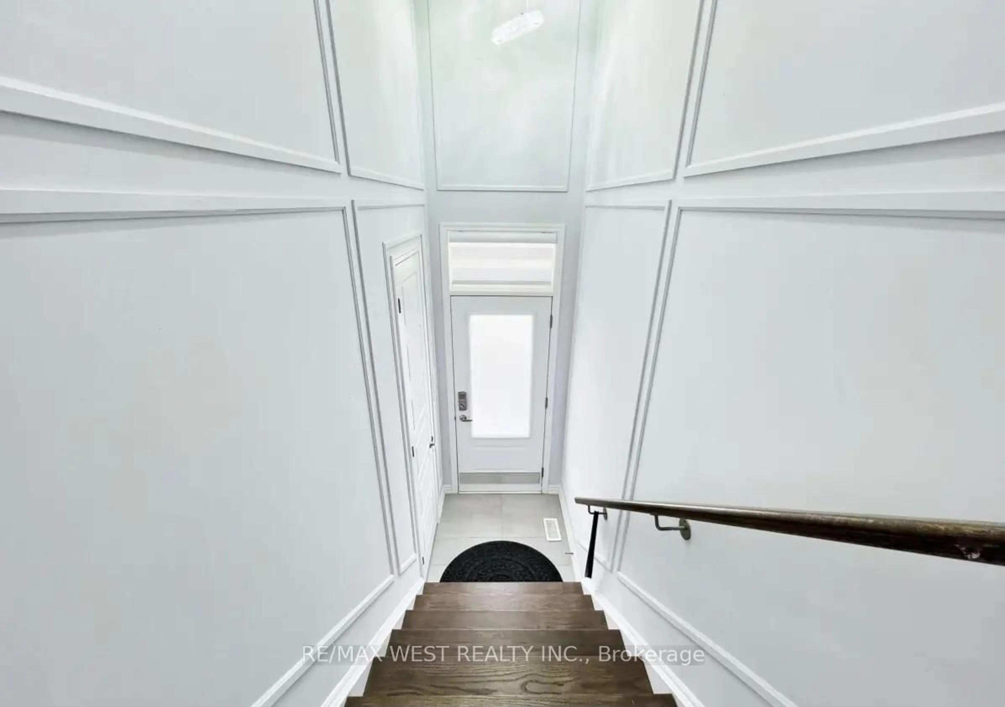 Stairs for 975 Whitlock Ave #20, Milton Ontario L9E 1S9