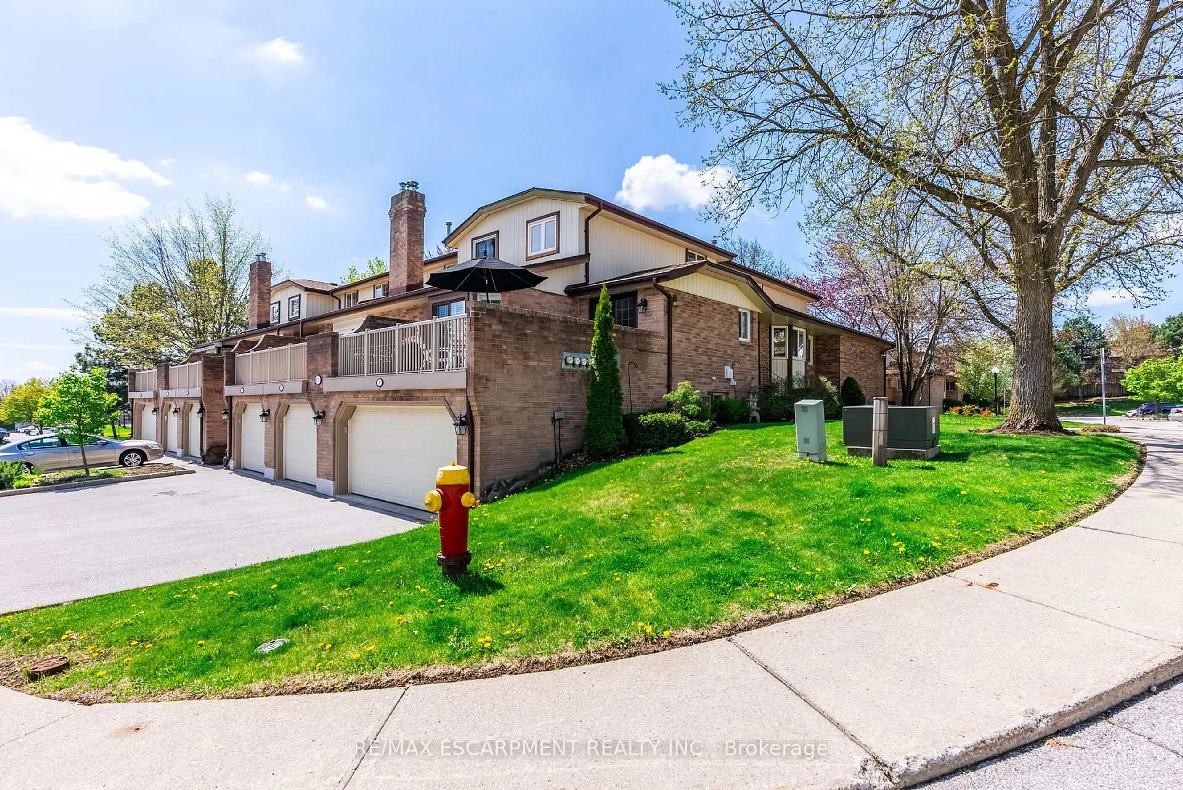 Home with brick exterior material, street for 1508 UPPER MIDDLE Rd #6, Burlington Ontario L7P 4M5