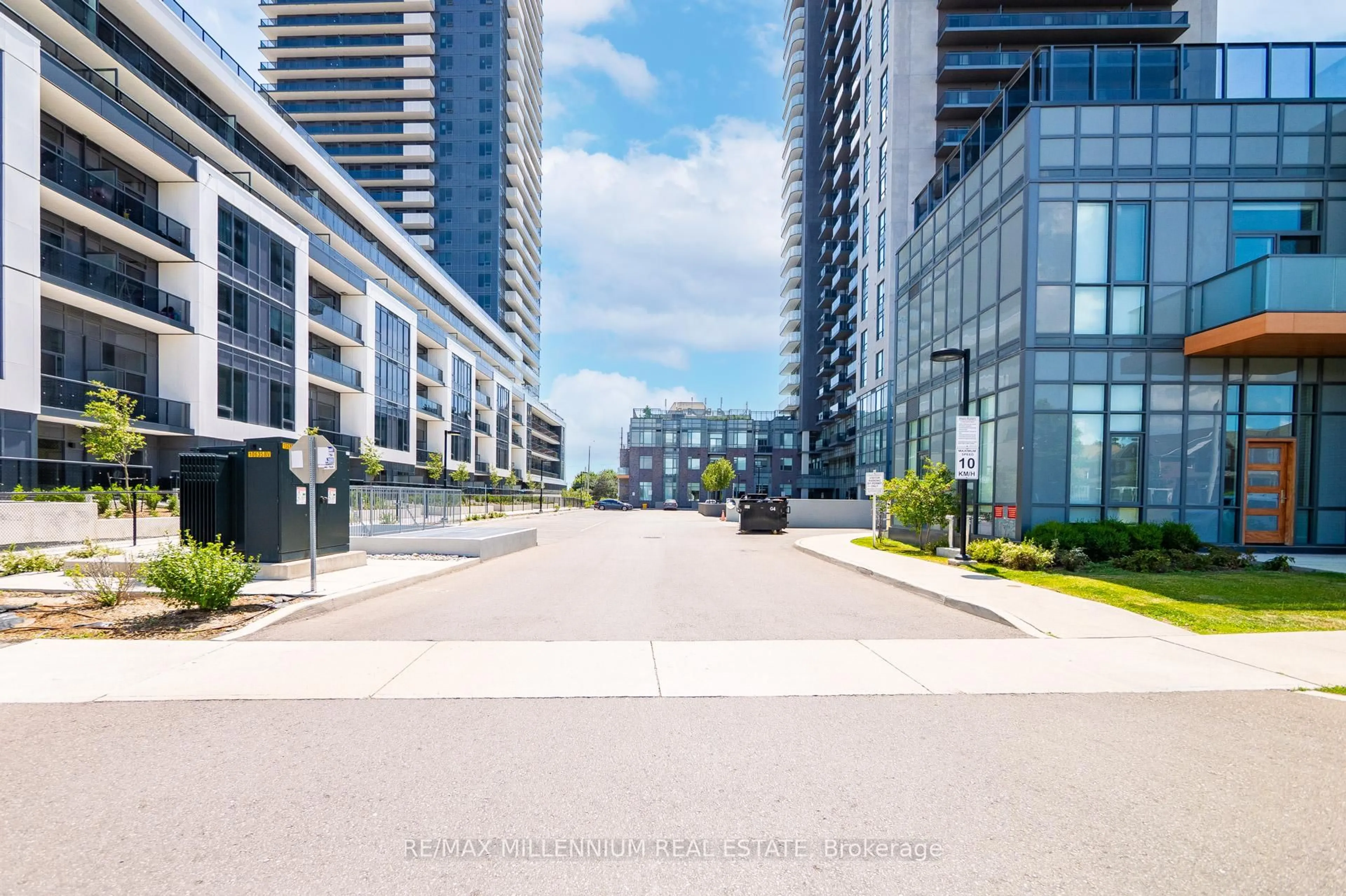 Patio, street for 8 Nahani Way #2921, Mississauga Ontario L4Z 0C6