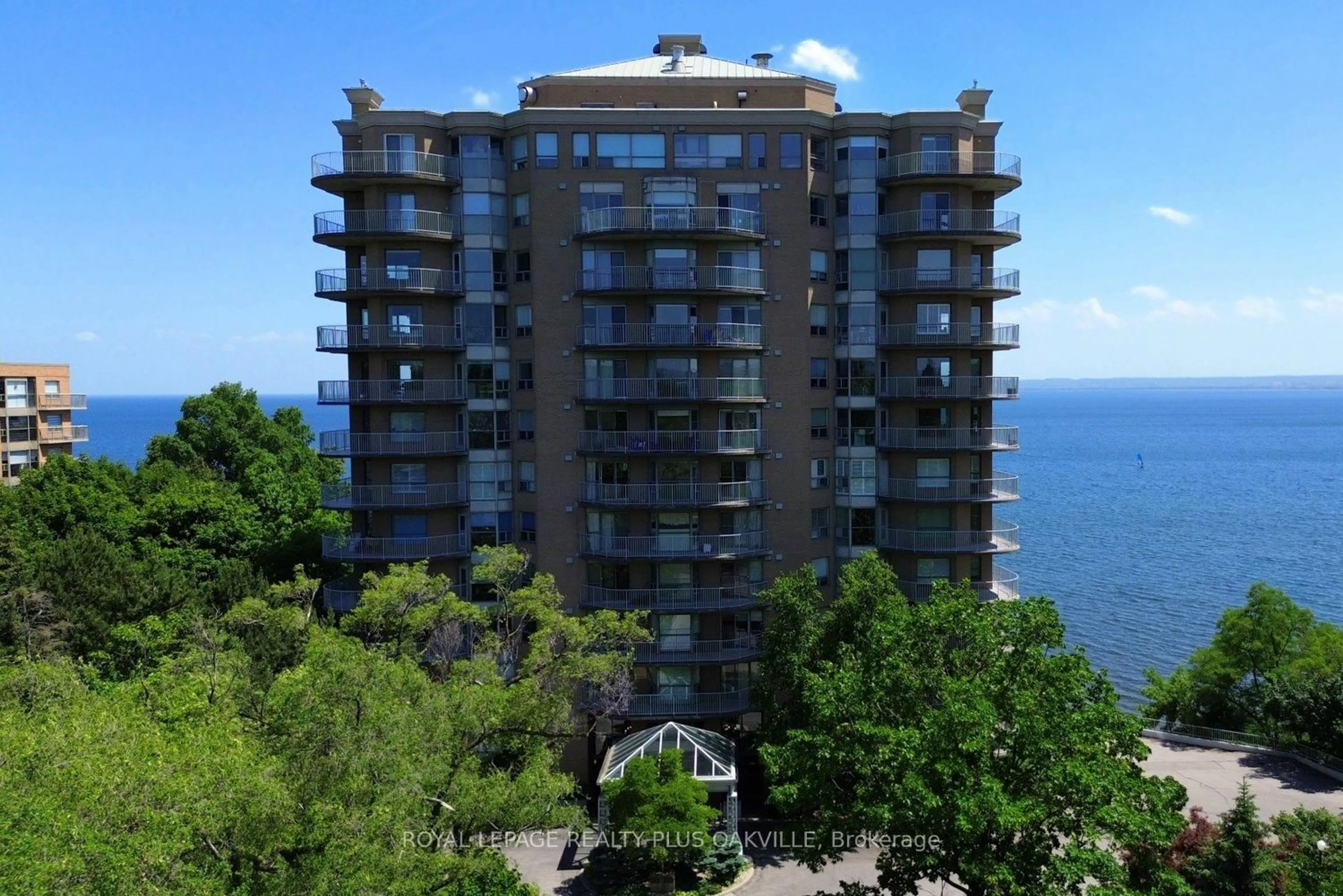 Unknown for 2190 Lakeshore Rd #204, Burlington Ontario L7R 4K1
