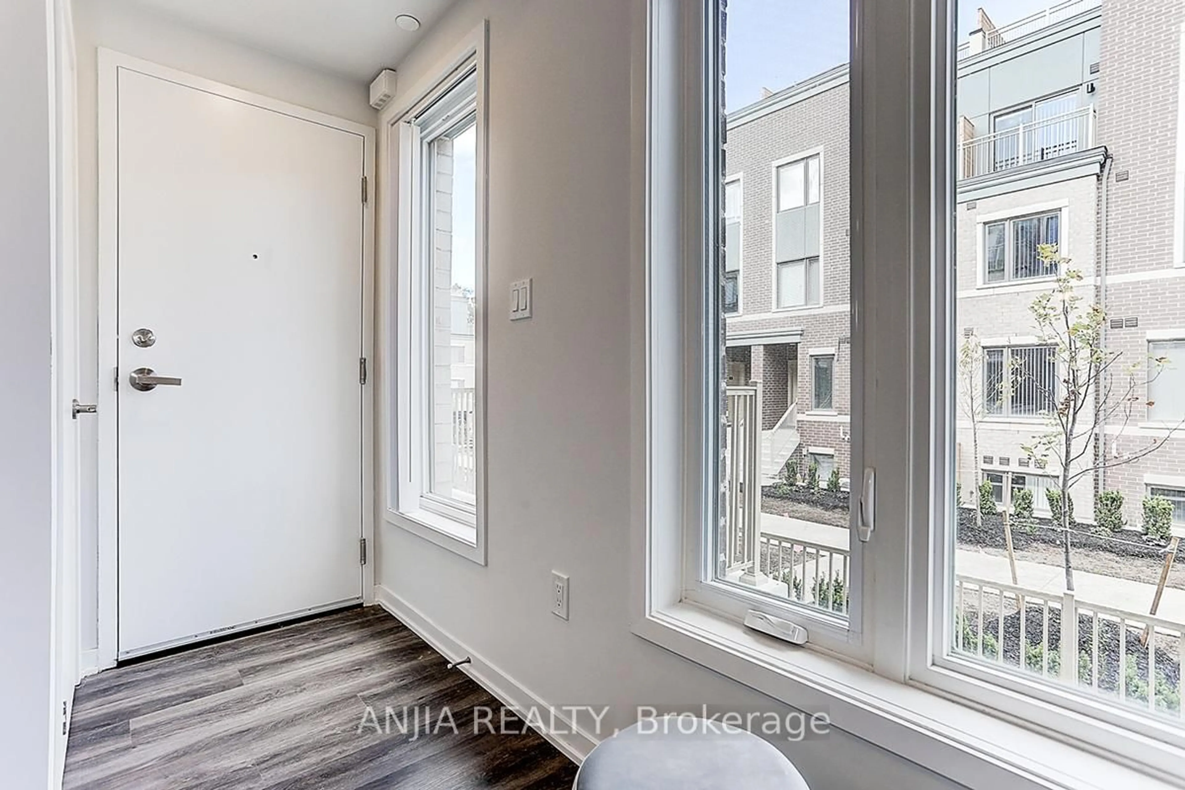 Indoor entryway for 5 William Jackson Way #50, Toronto Ontario M8V 0J7