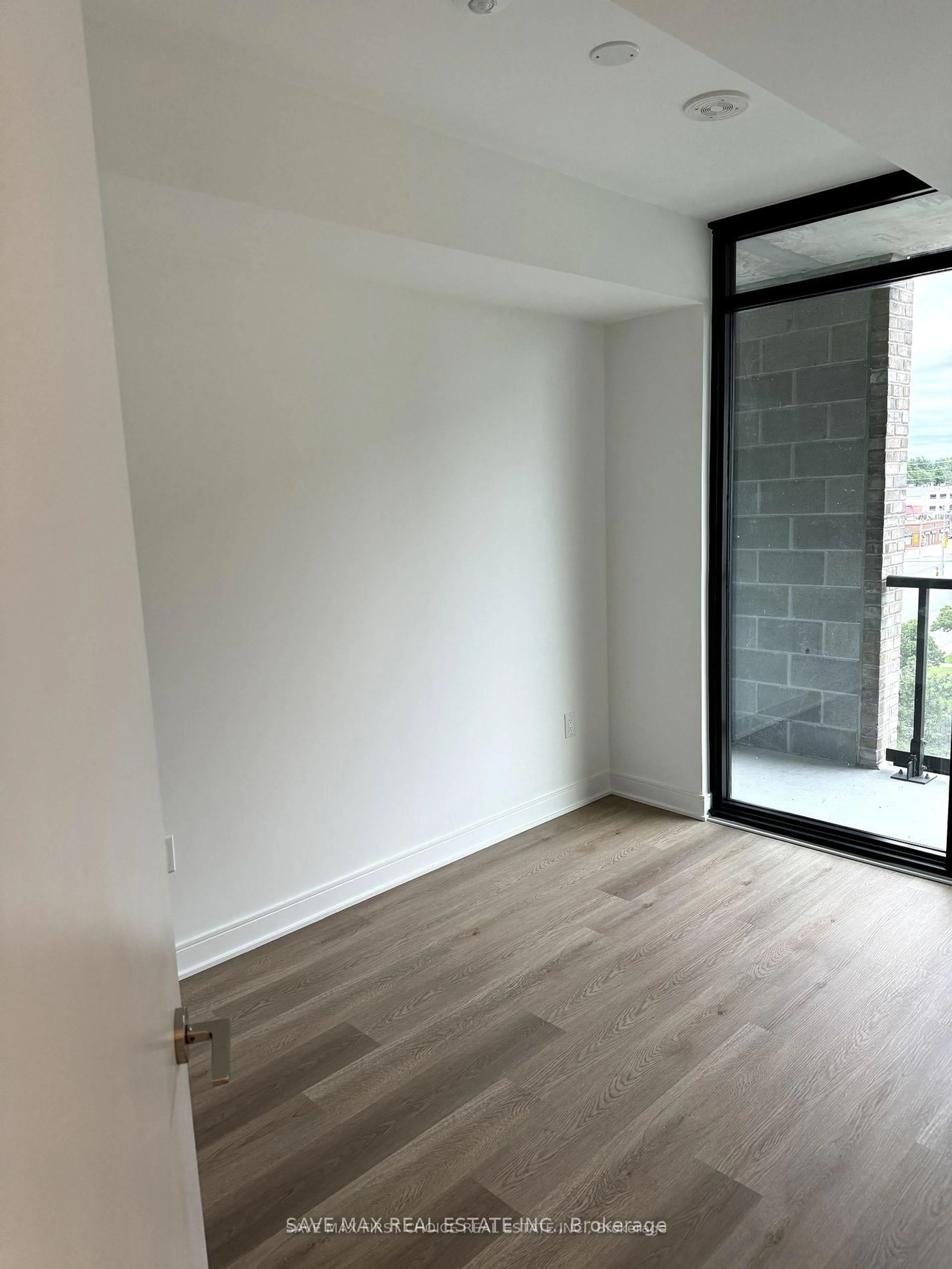 A pic of a room for 86 DUNDAS St #510, Mississauga Ontario L5A 0B1
