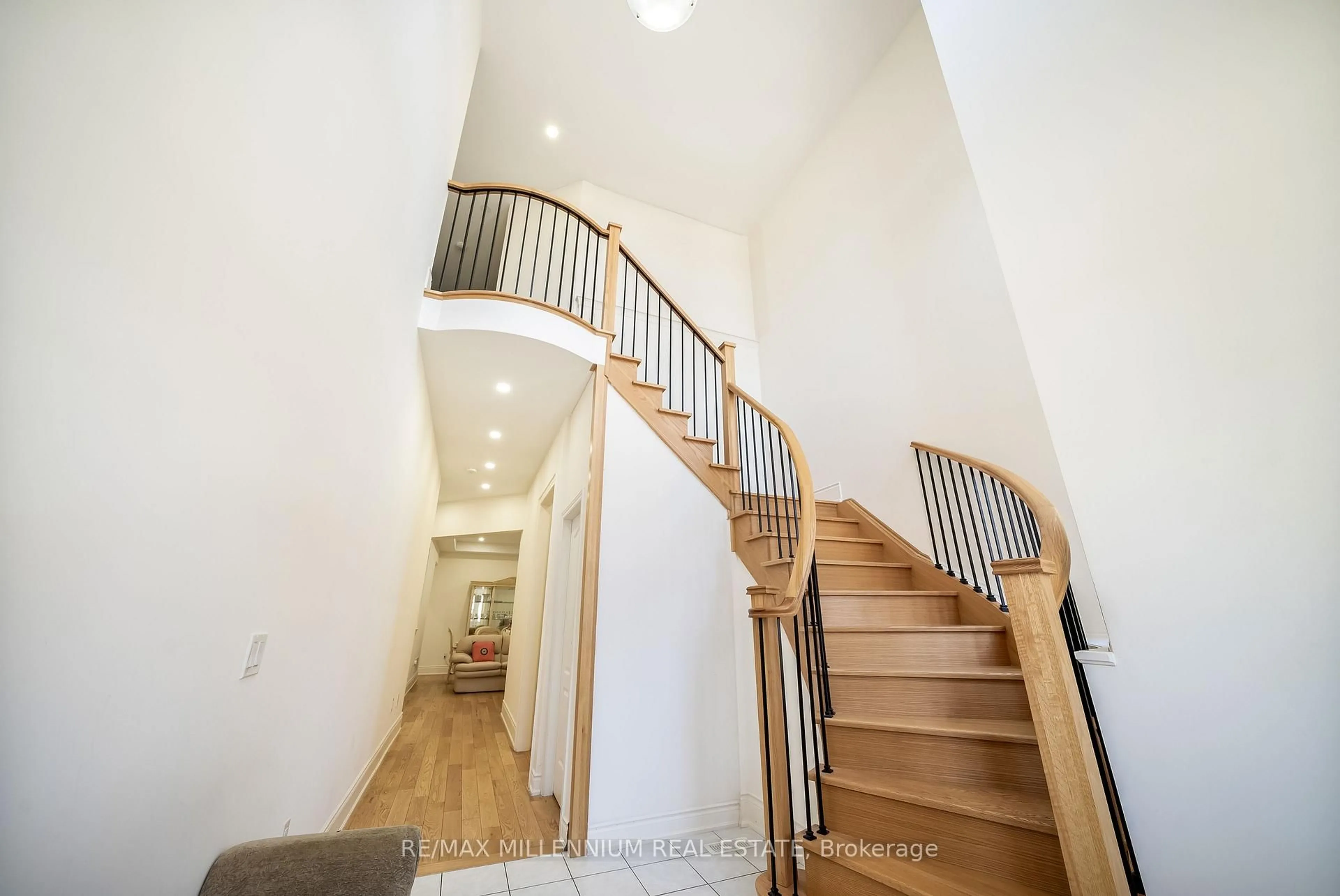 Stairs for 52 Elverton Cres, Brampton Ontario L7A 4Z4