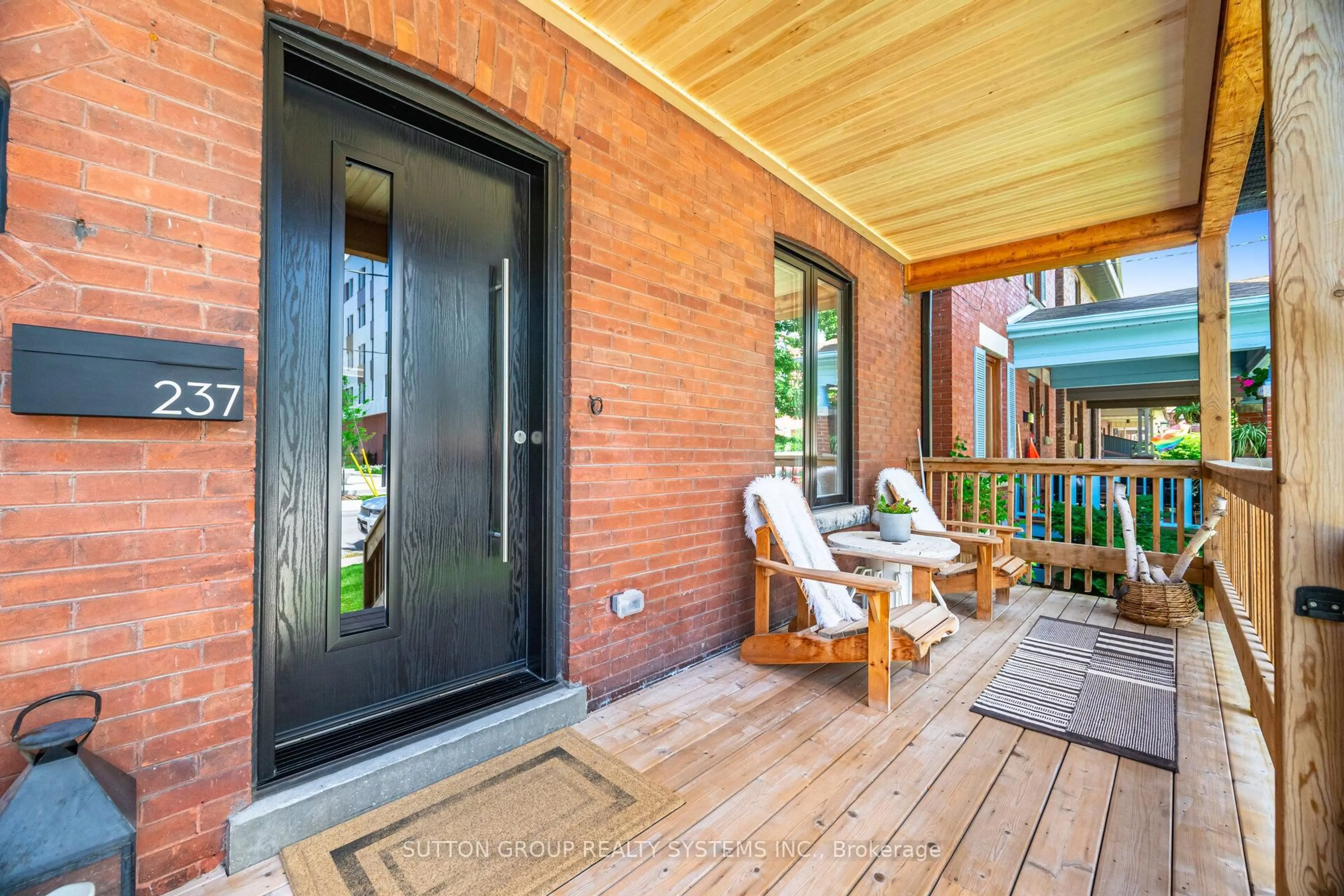 Unknown for 237 St Johns Rd, Toronto Ontario M6P 1V3