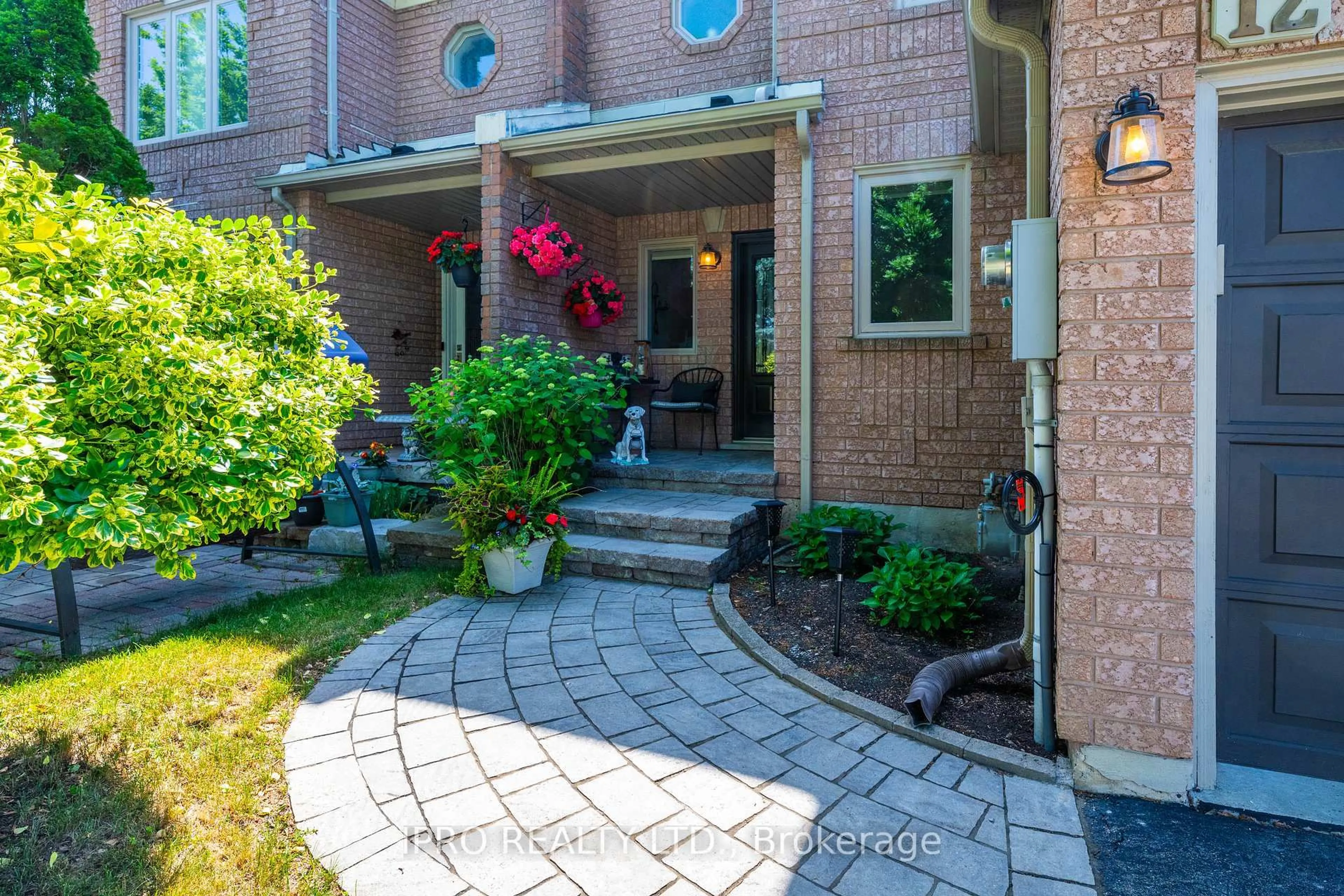 Patio, street for 12 Forestgrove Circ, Brampton Ontario L6Z 4T2