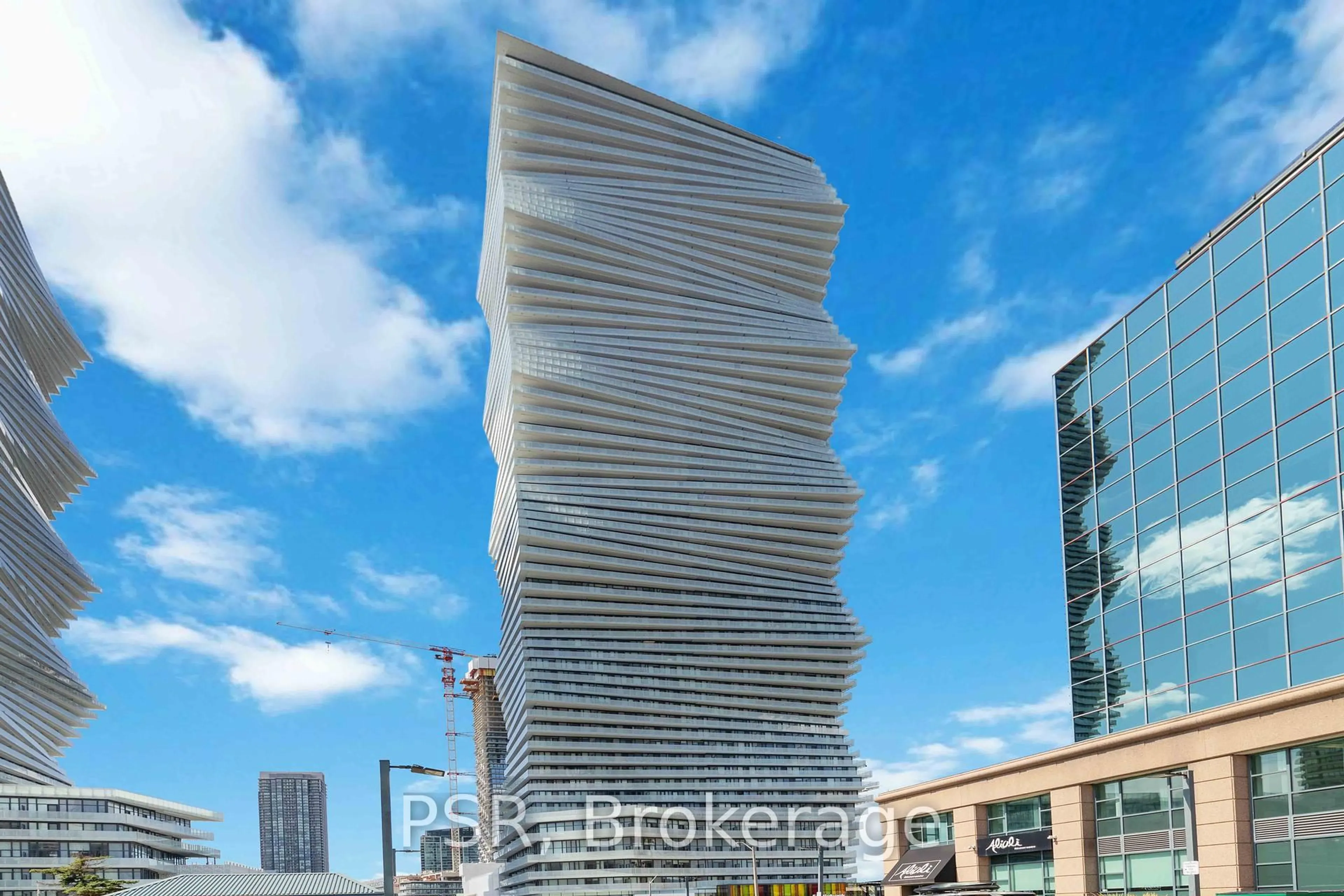 Indoor foyer for 3900 Confederation Pkwy #3501, Mississauga Ontario L5B 0M3
