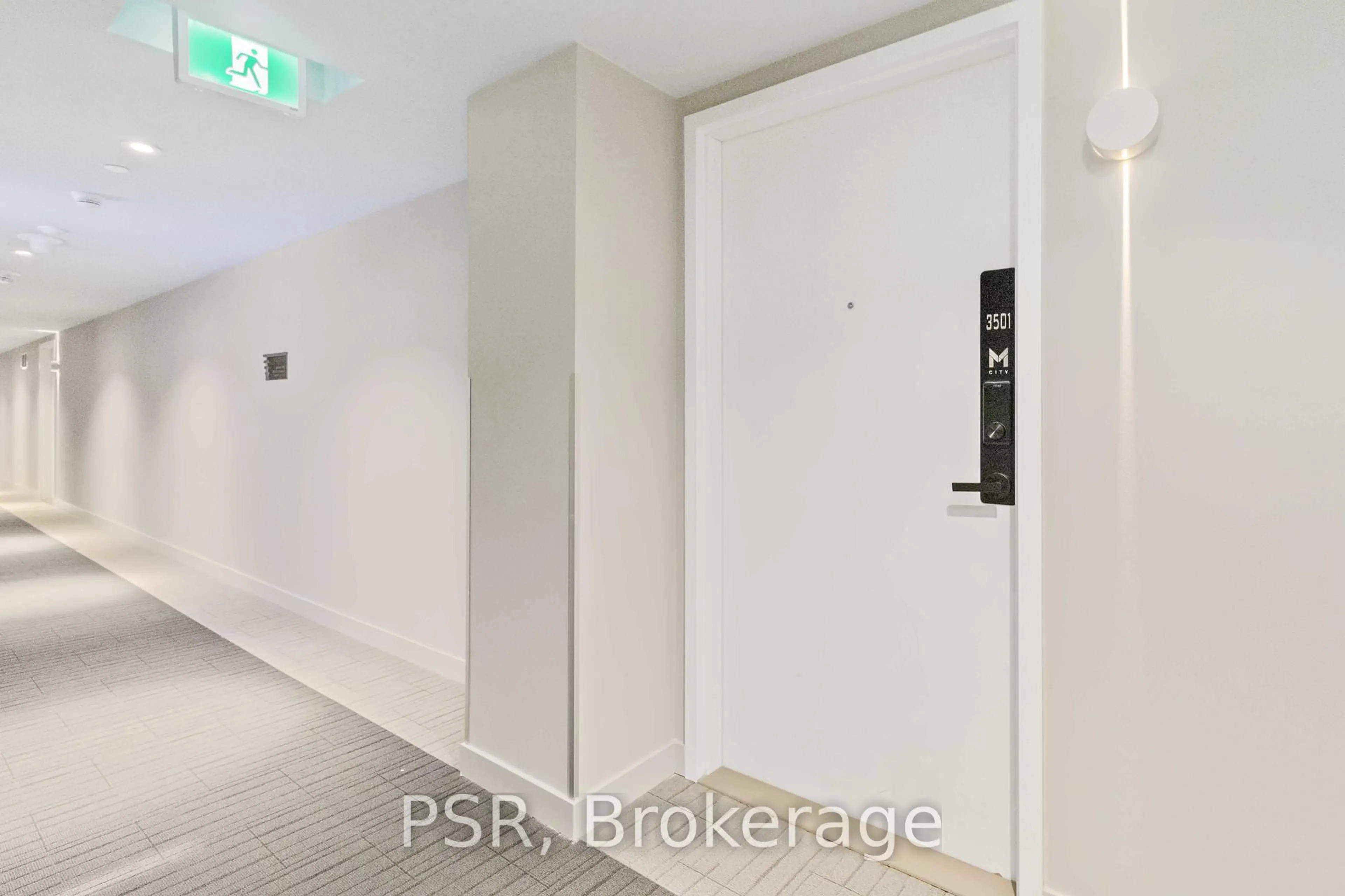 Indoor foyer for 3900 Confederation Pkwy #3501, Mississauga Ontario L5B 0M3