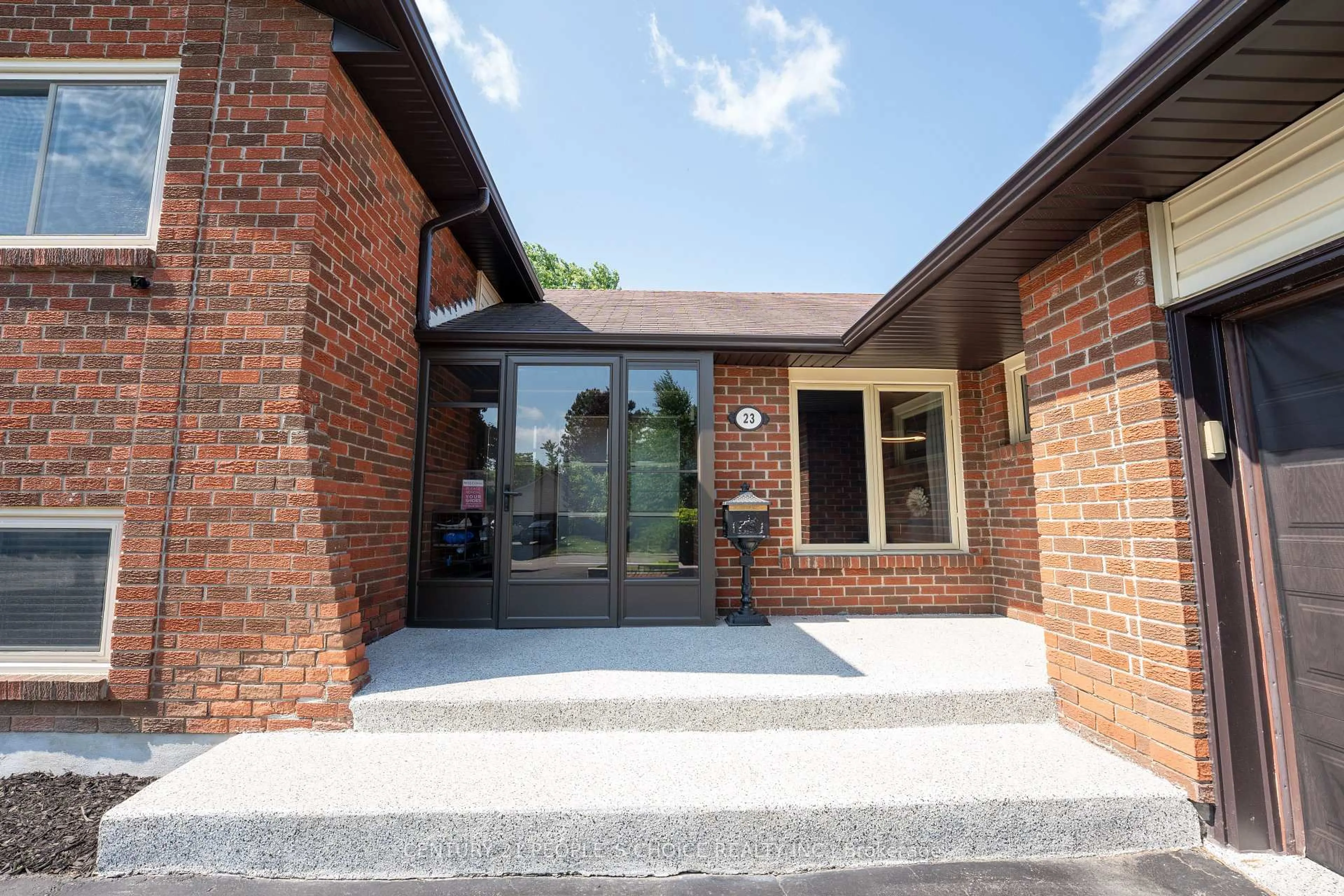 Home with brick exterior material, unknown for 23 Wadsworth Circ, Brampton Ontario L6Z 1W6