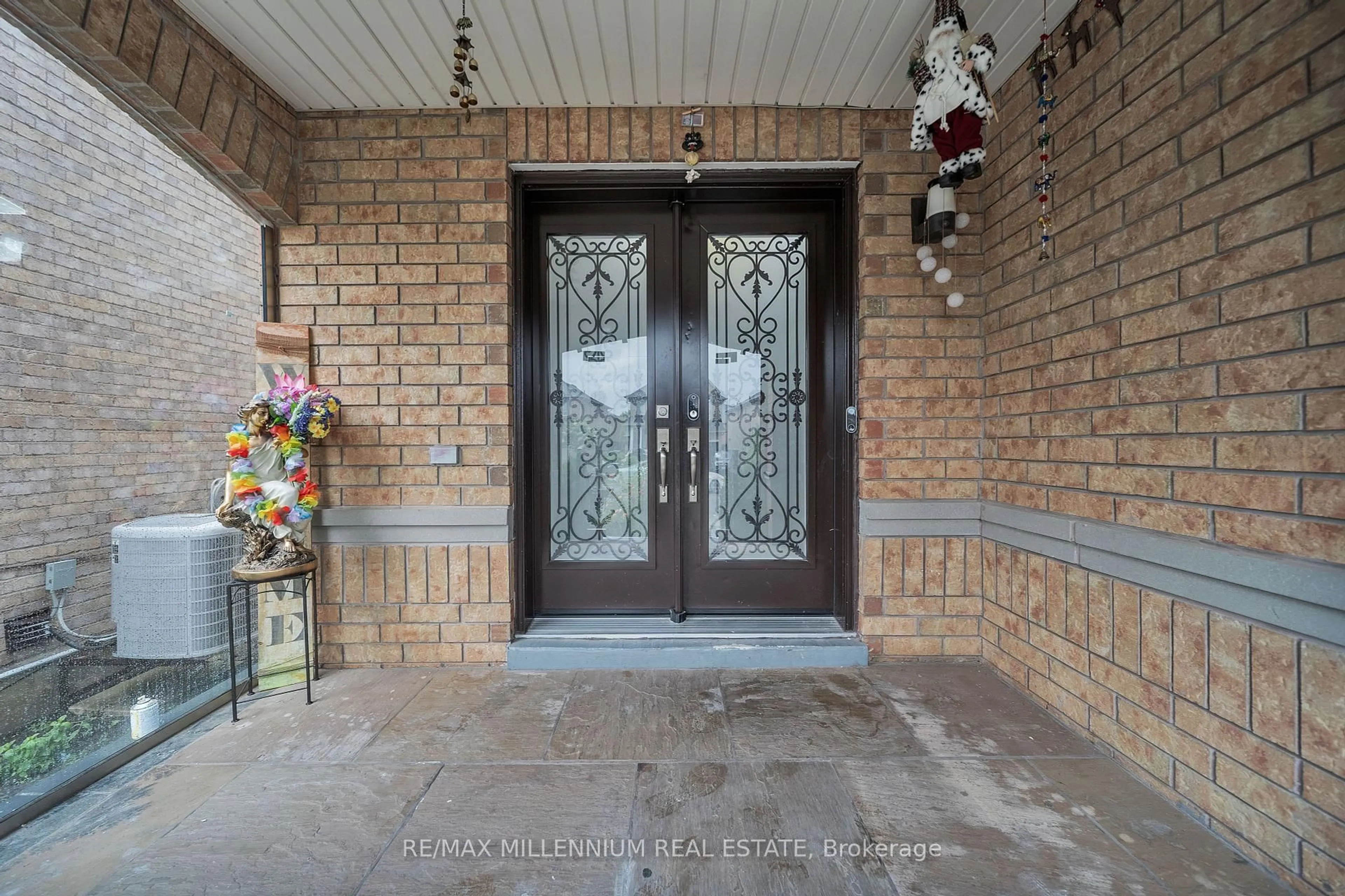 Indoor entryway for 54 Buick Blvd, Brampton Ontario L7A 3X7