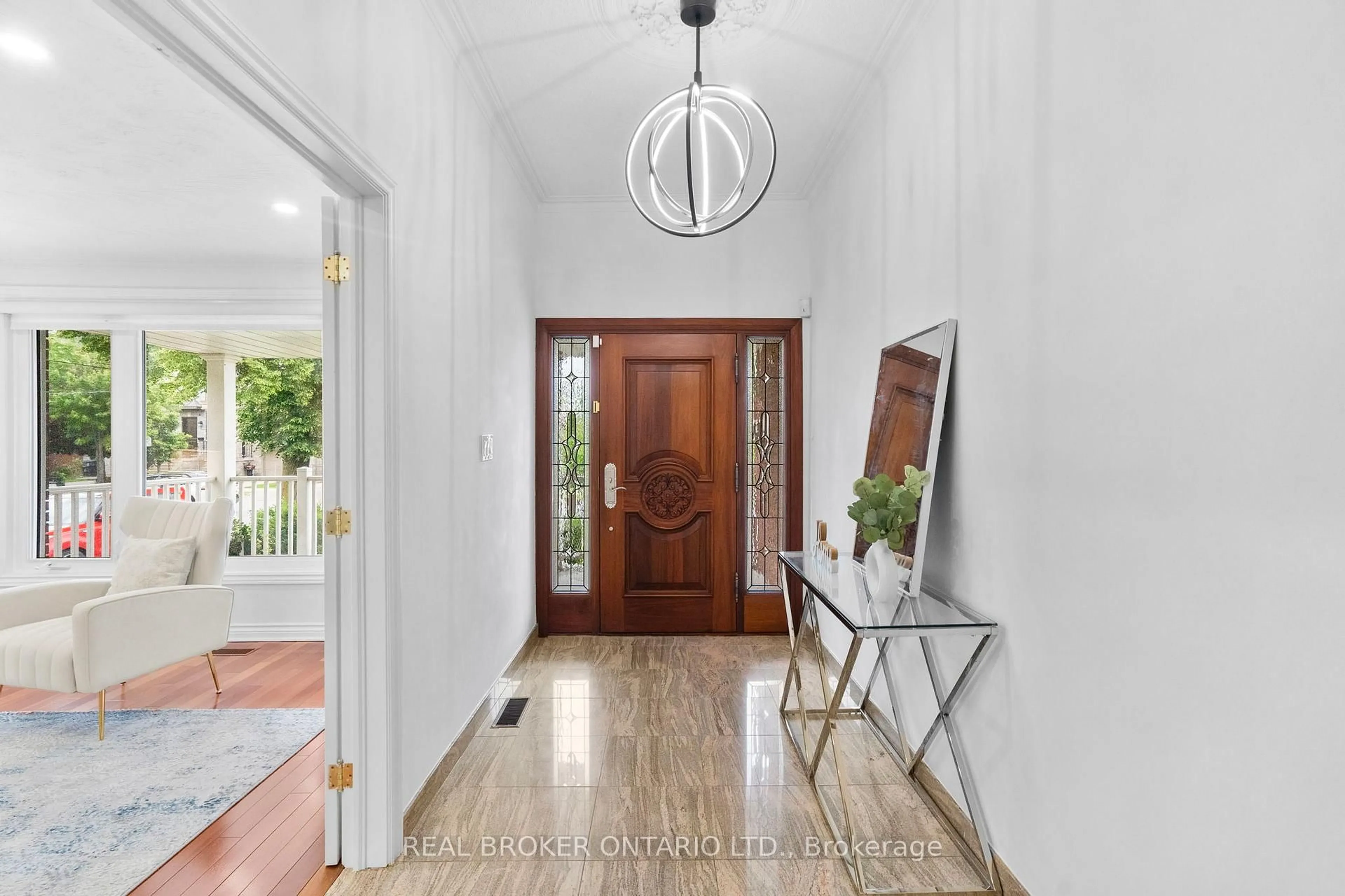 Indoor entryway for 406 Glen Park Ave, Toronto Ontario M6B 2E5