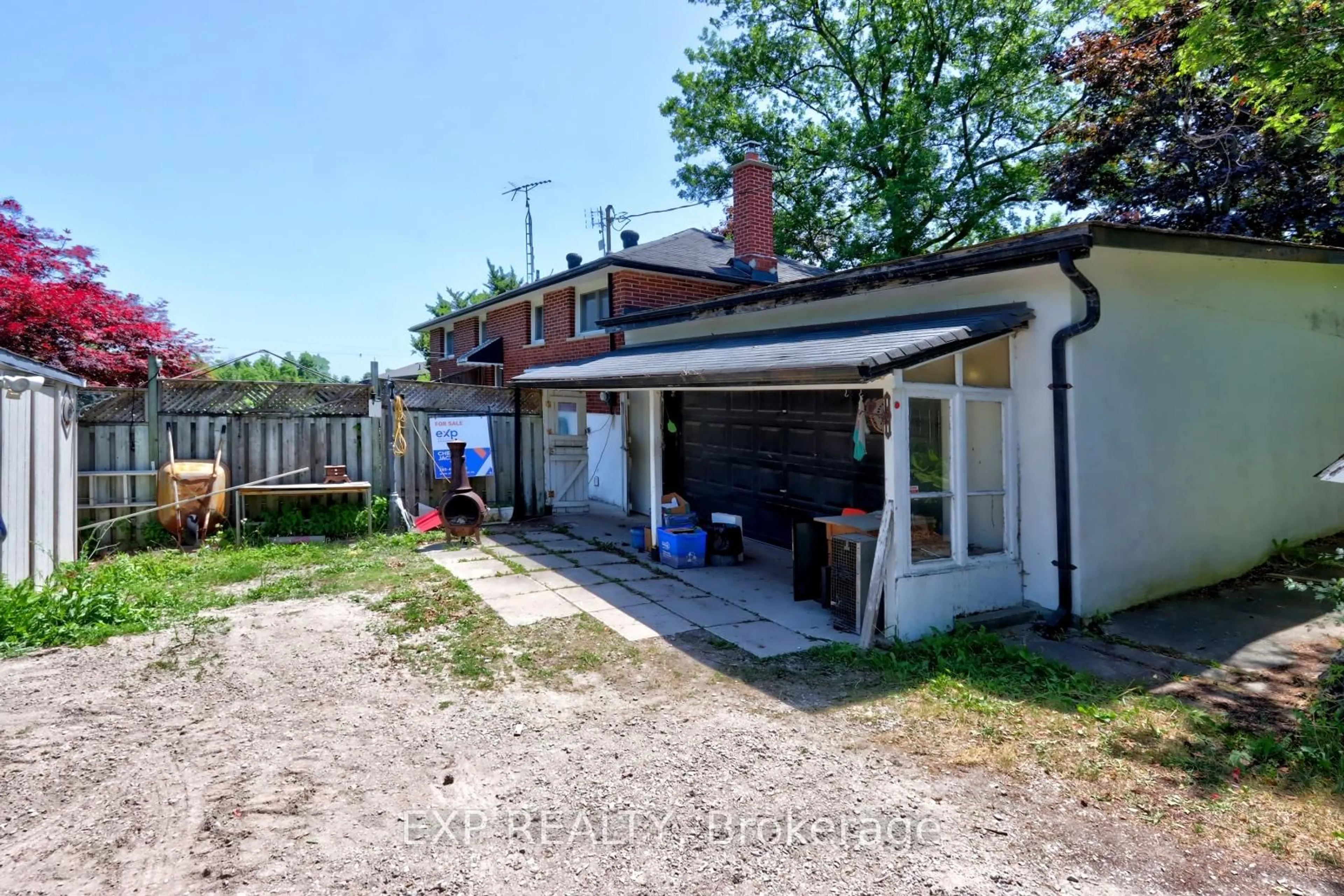 A pic from outside/outdoor area/front of a property/back of a property/a pic from drone, street for 8030 32ND Sdrd, Halton Hills Ontario L7J 2L9