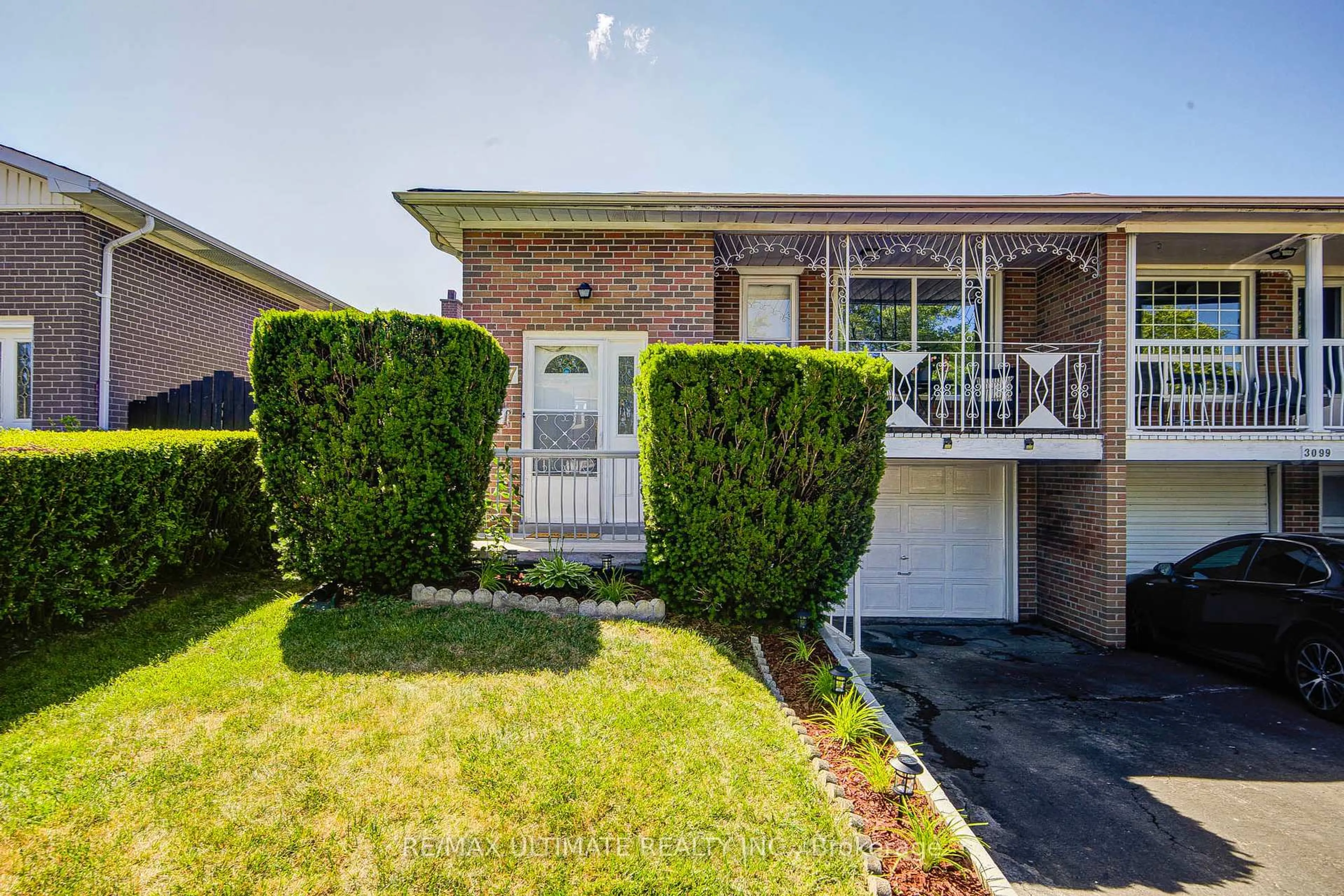 Home with brick exterior material, street for 3097 Morning Star Dr, Mississauga Ontario L4T 1X1
