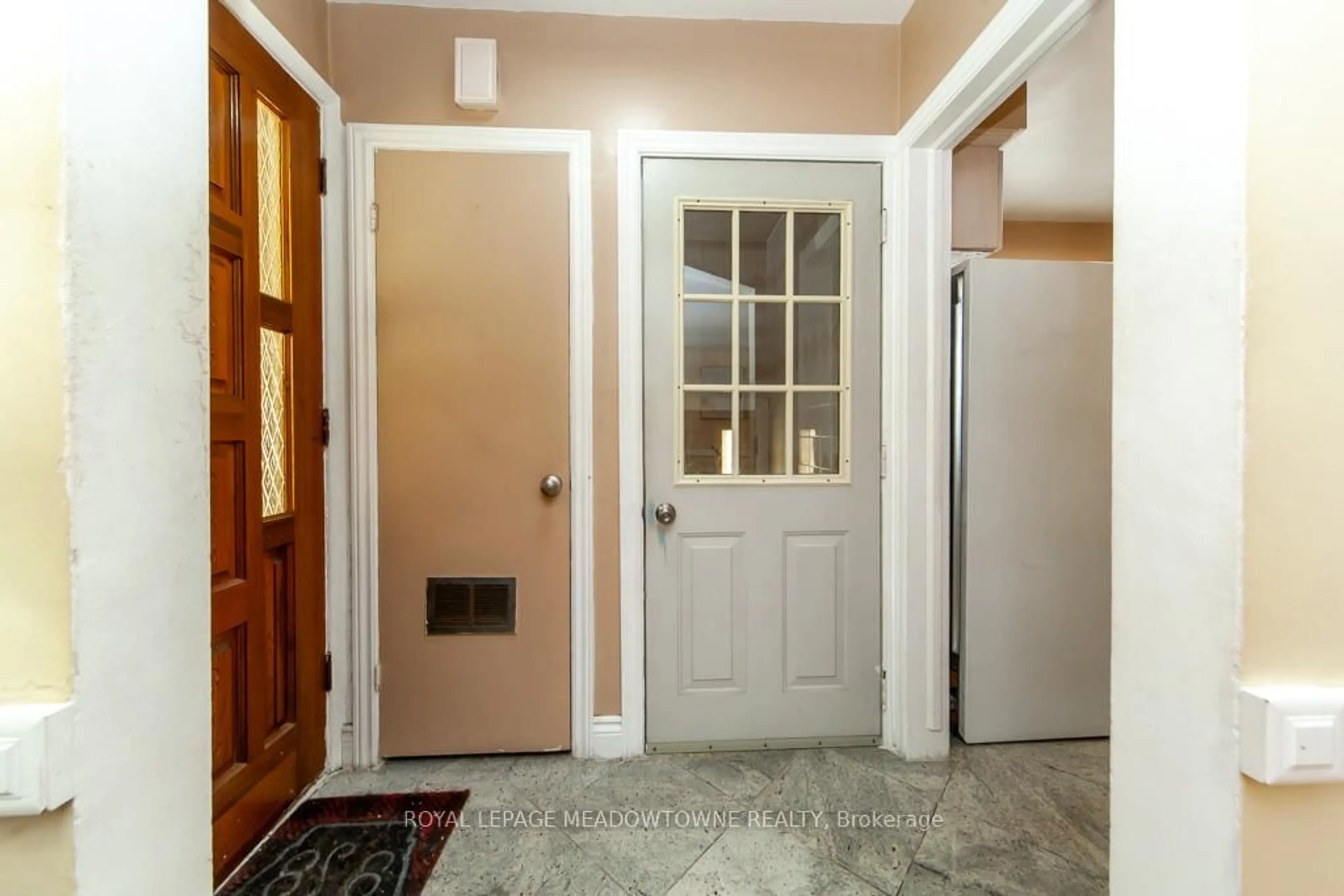 Indoor entryway for 47 Jodphur Ave, Toronto Ontario M9M 2J3