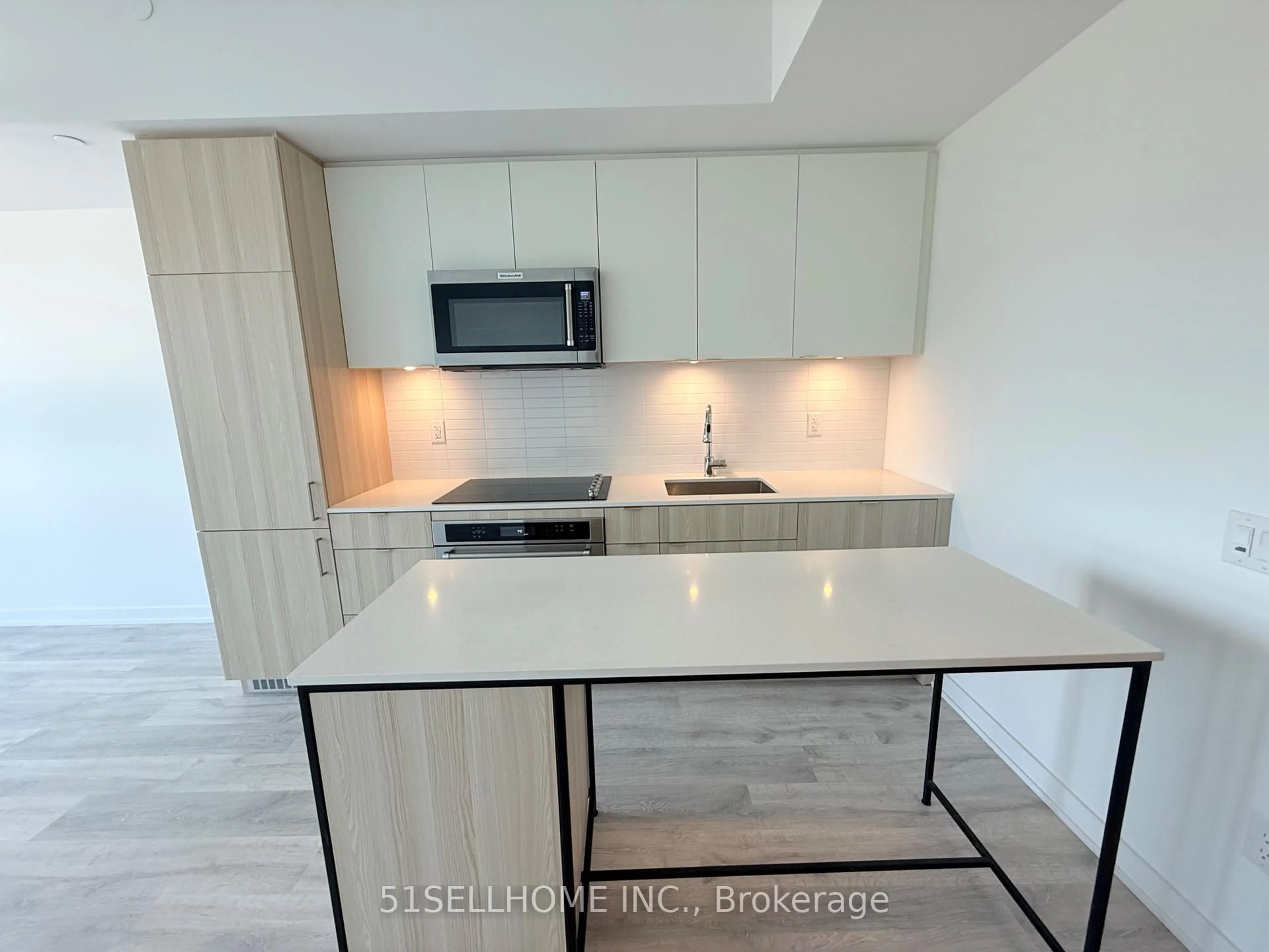 Unknown for 220 Missinnihe Way #Th4, Mississauga Ontario L5H 0A9