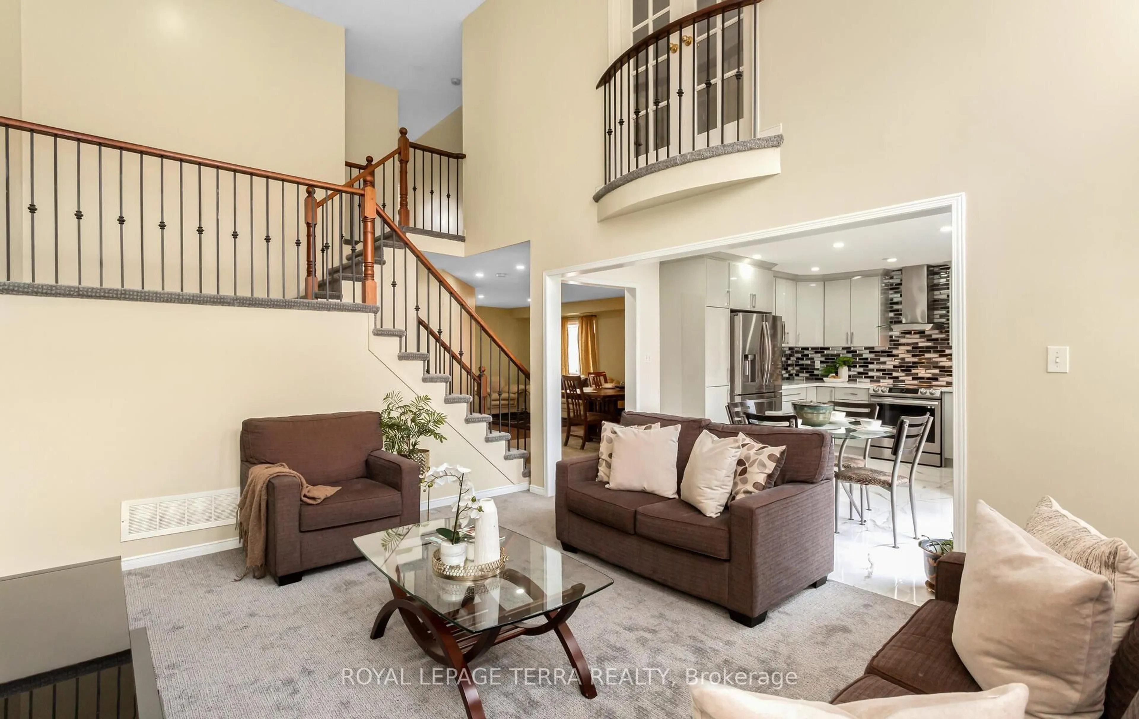 Living room with furniture, unknown for 355 Edenbrook Hill Dr, Brampton Ontario L7A 2N4