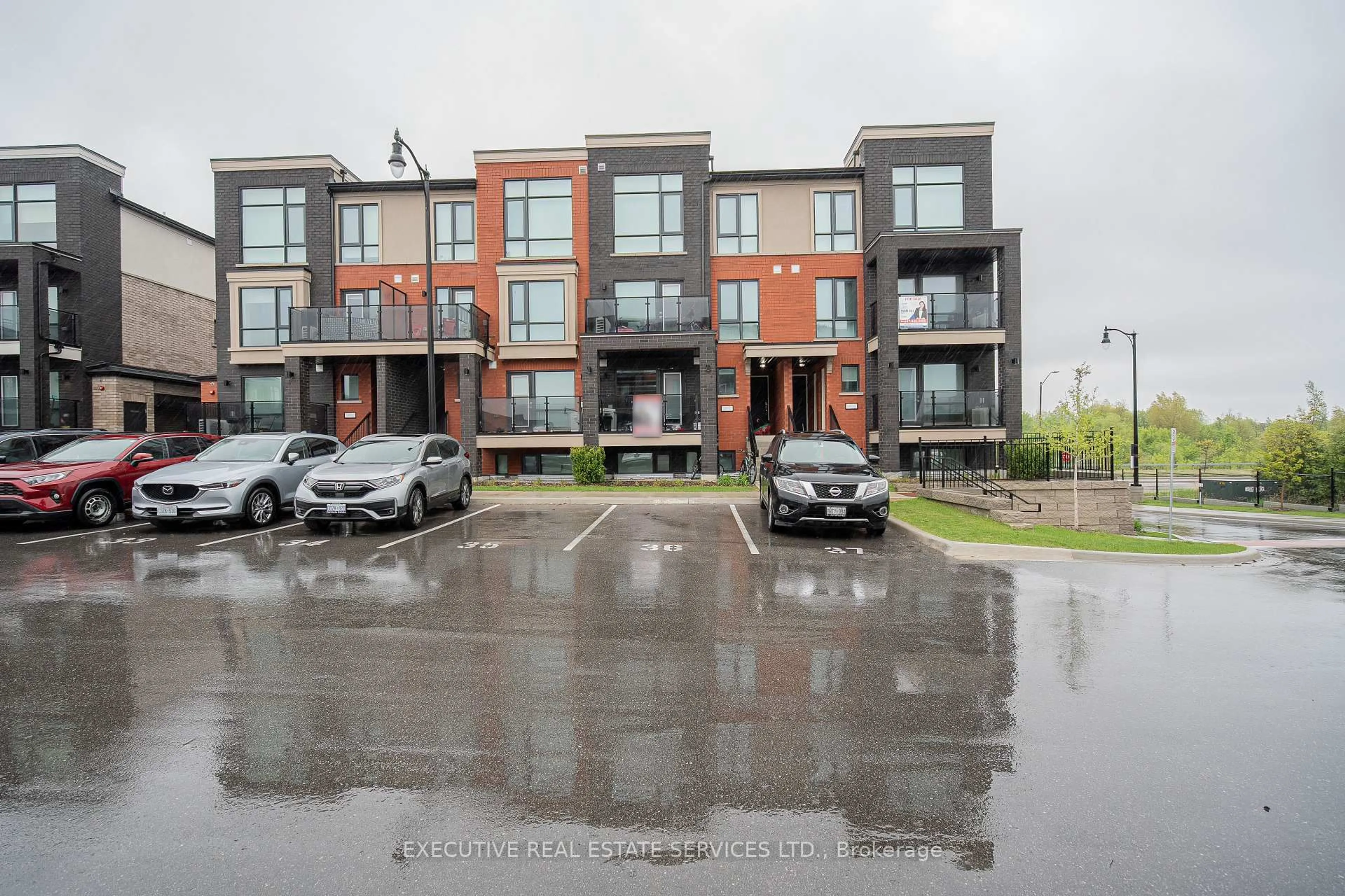 A pic from outside/outdoor area/front of a property/back of a property/a pic from drone, street for 195 Veterans Dr #10, Brampton Ontario L7A 5L2