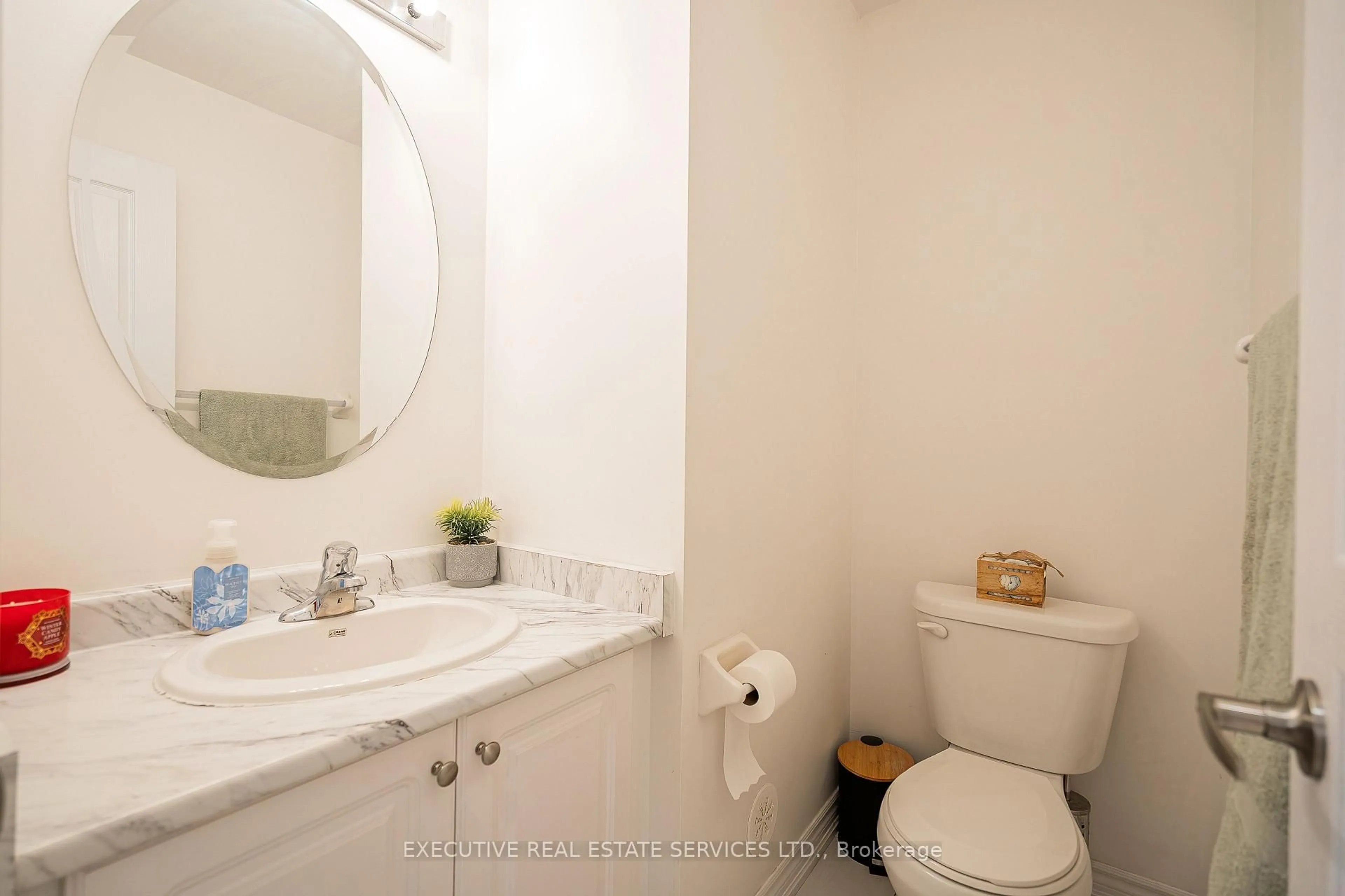 Standard bathroom, unknown for 6 Abercove Clse, Brampton Ontario L6Y 6E6