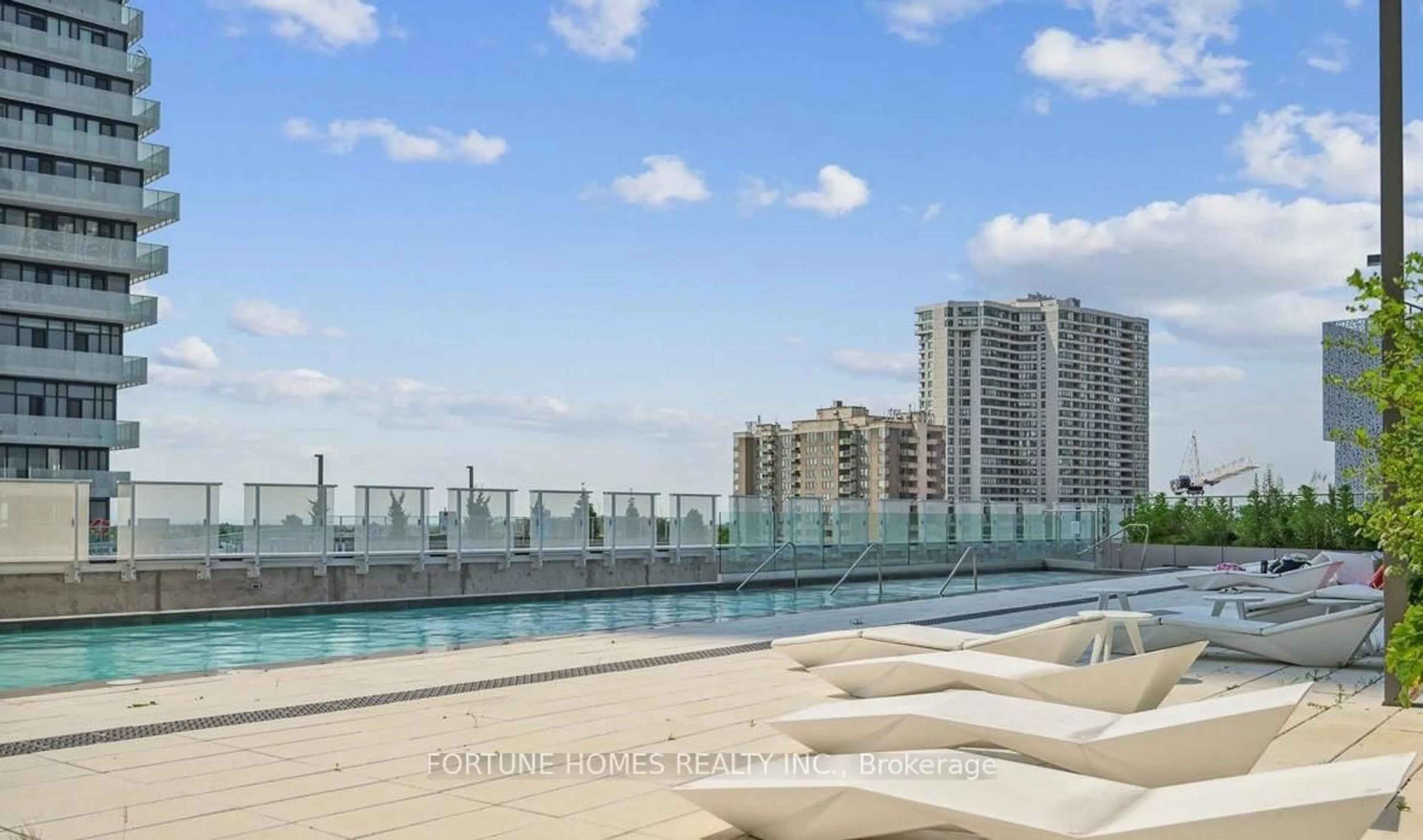 Pool for 3900 confederation Pkwy #2707, Mississauga Ontario L5B 0M3