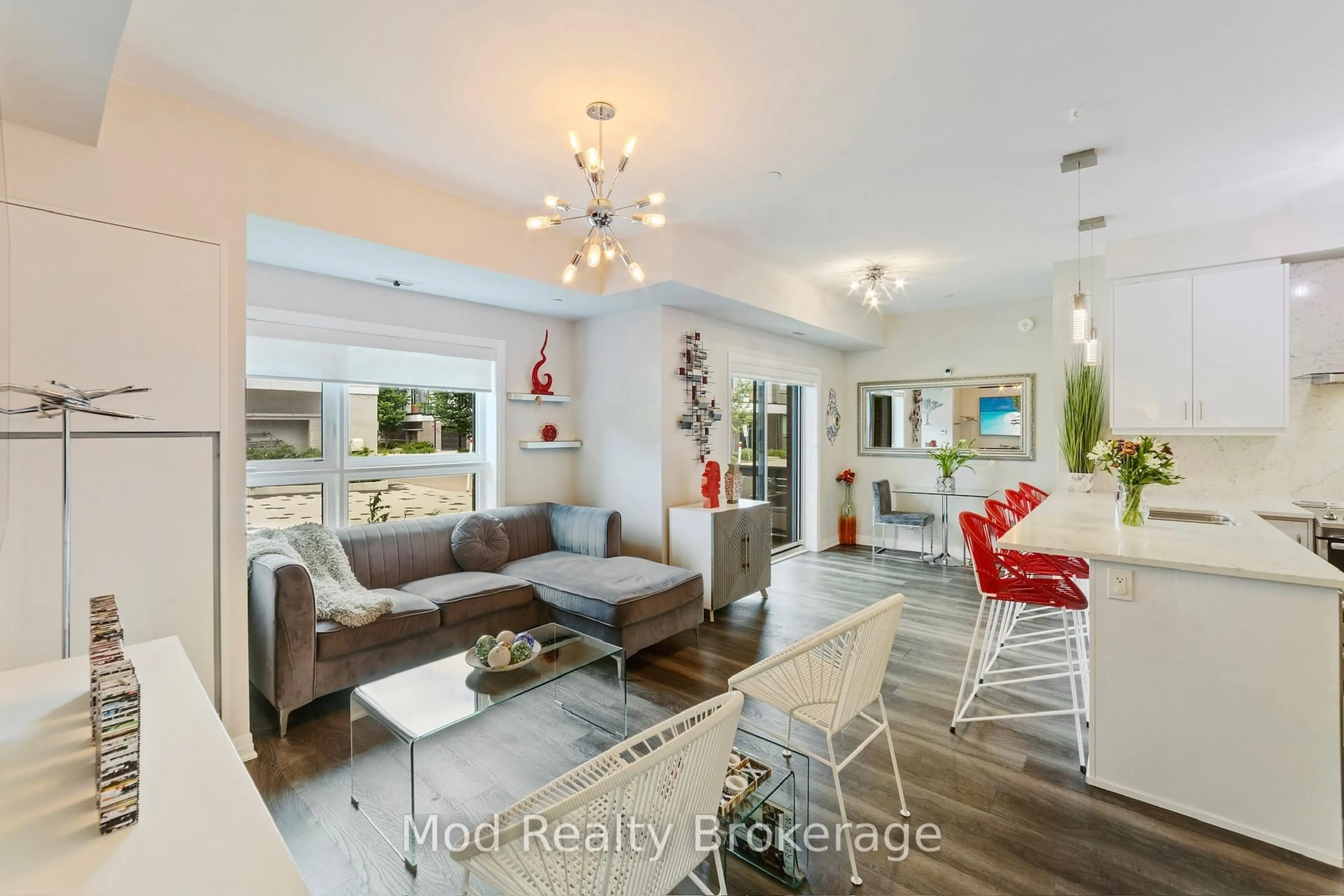 Living room with furniture, unknown for 128 Grovewood Common #129, Oakville Ontario L6H 0X3