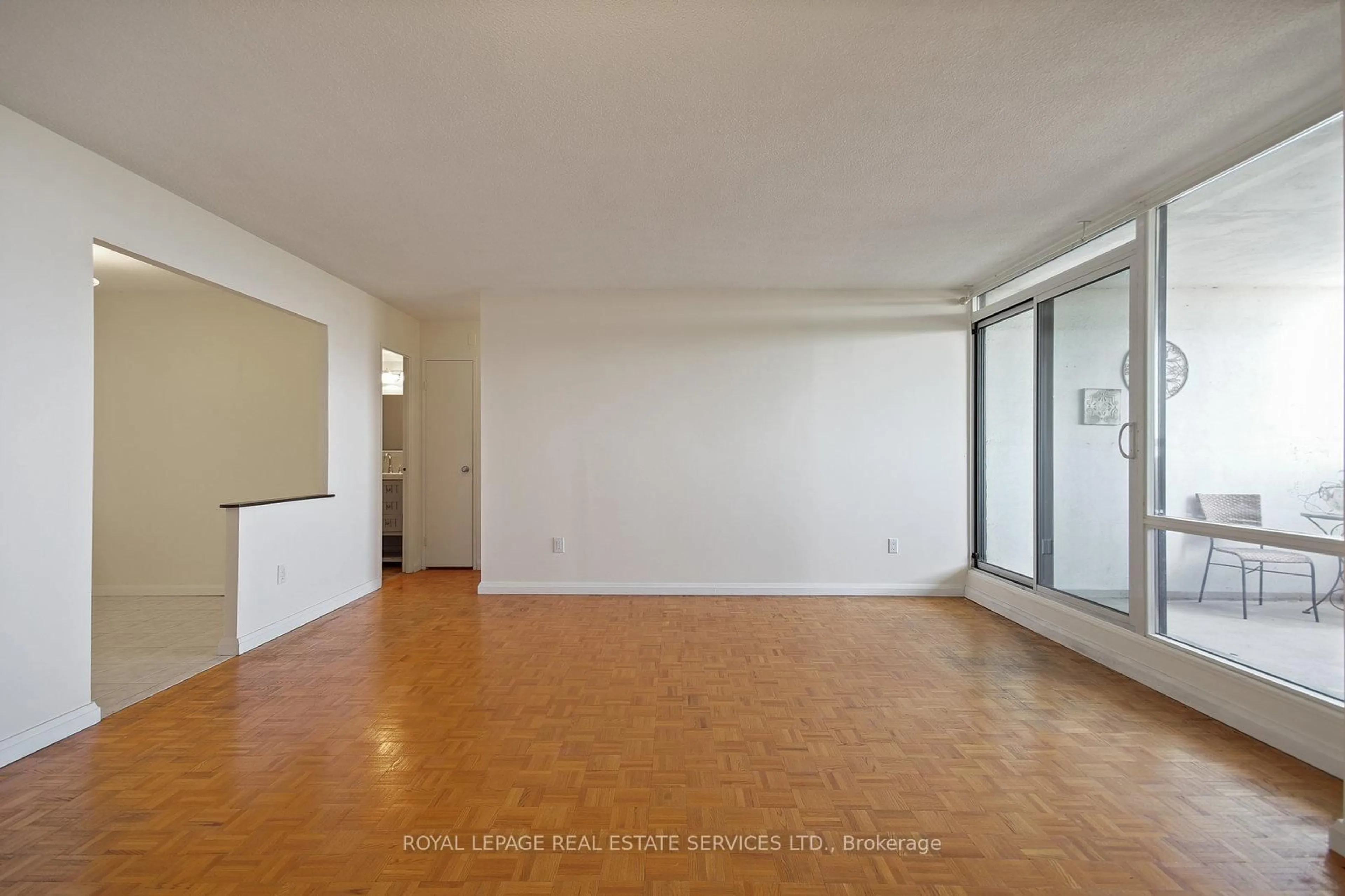 A pic of a room for 1535 Lakeshore Rd #1509, Mississauga Ontario L5E 3E2