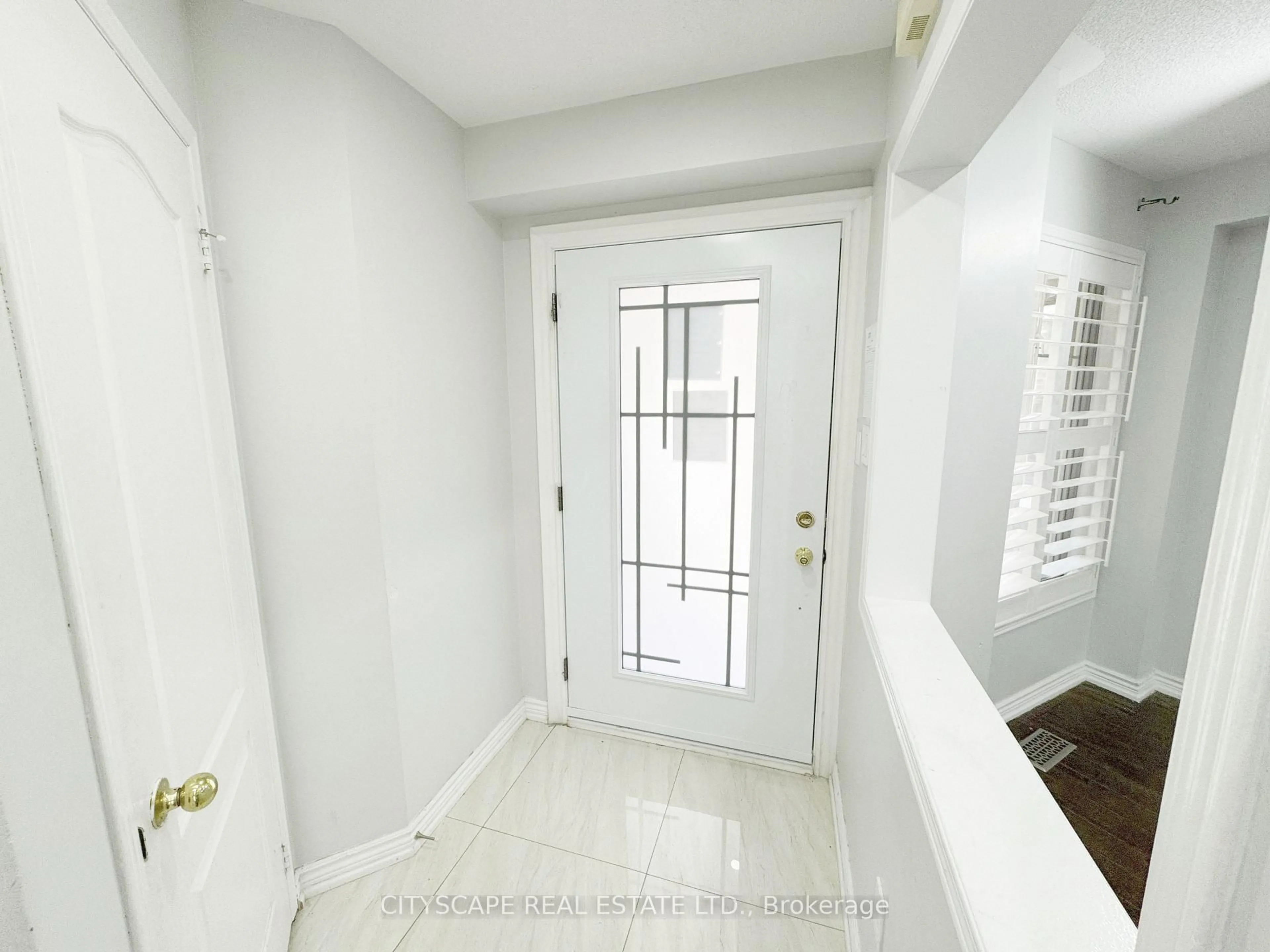 Indoor entryway for 78 Larkspur Rd, Brampton Ontario L6R 1X2