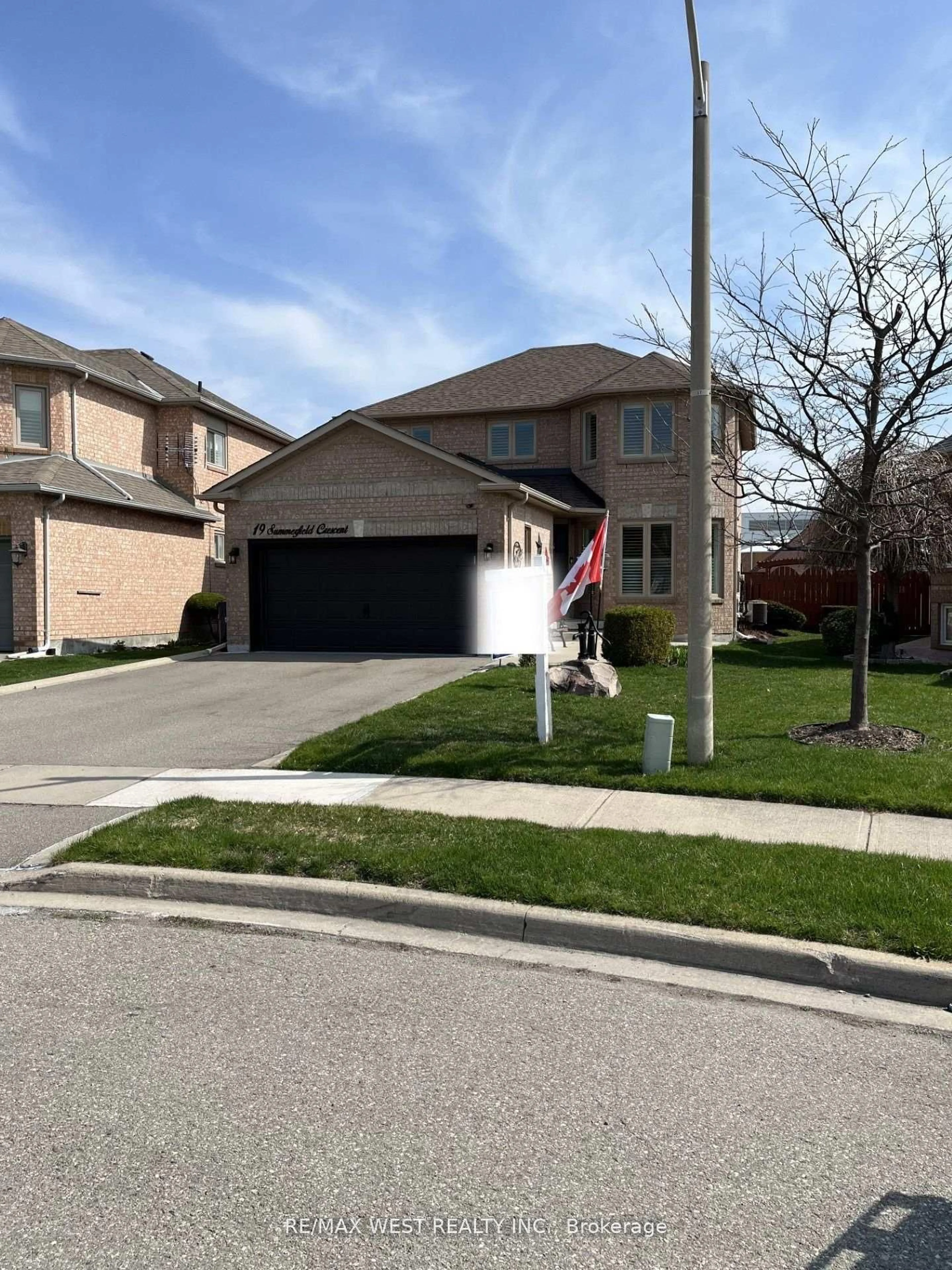 Unknown for 19 Summerfield Cres, Brampton Ontario L6X 4K4