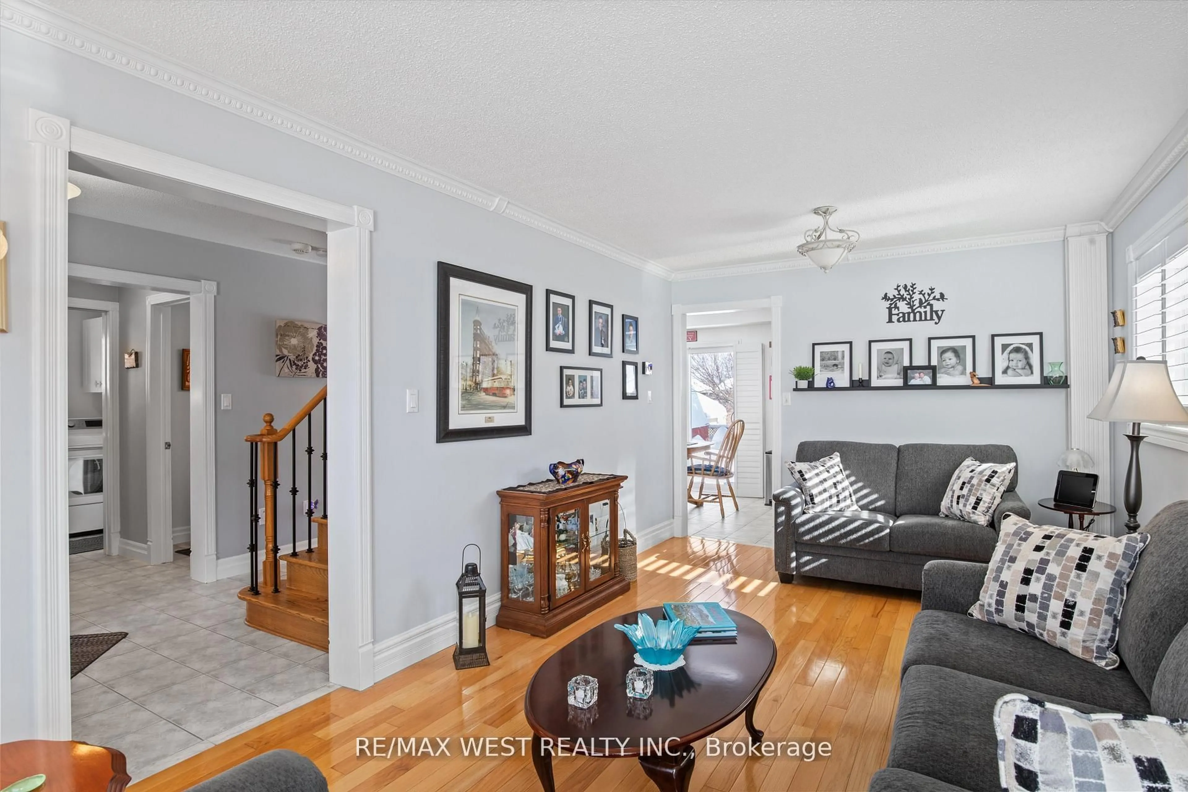 Living room with furniture, unknown for 19 Summerfield Cres, Brampton Ontario L6X 4K4