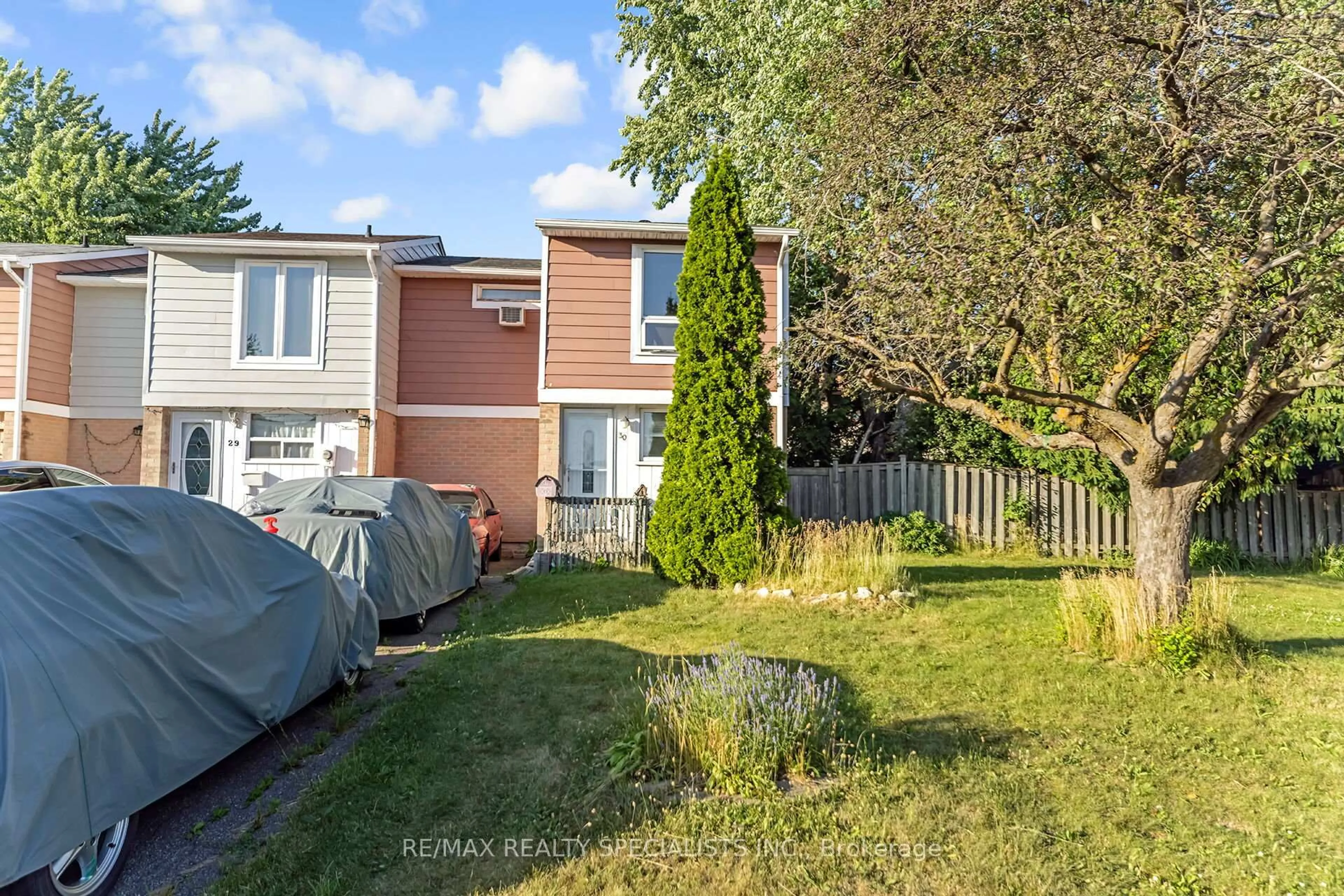Unknown for 30 Hardcastle Crt, Brampton Ontario L6S 2B3