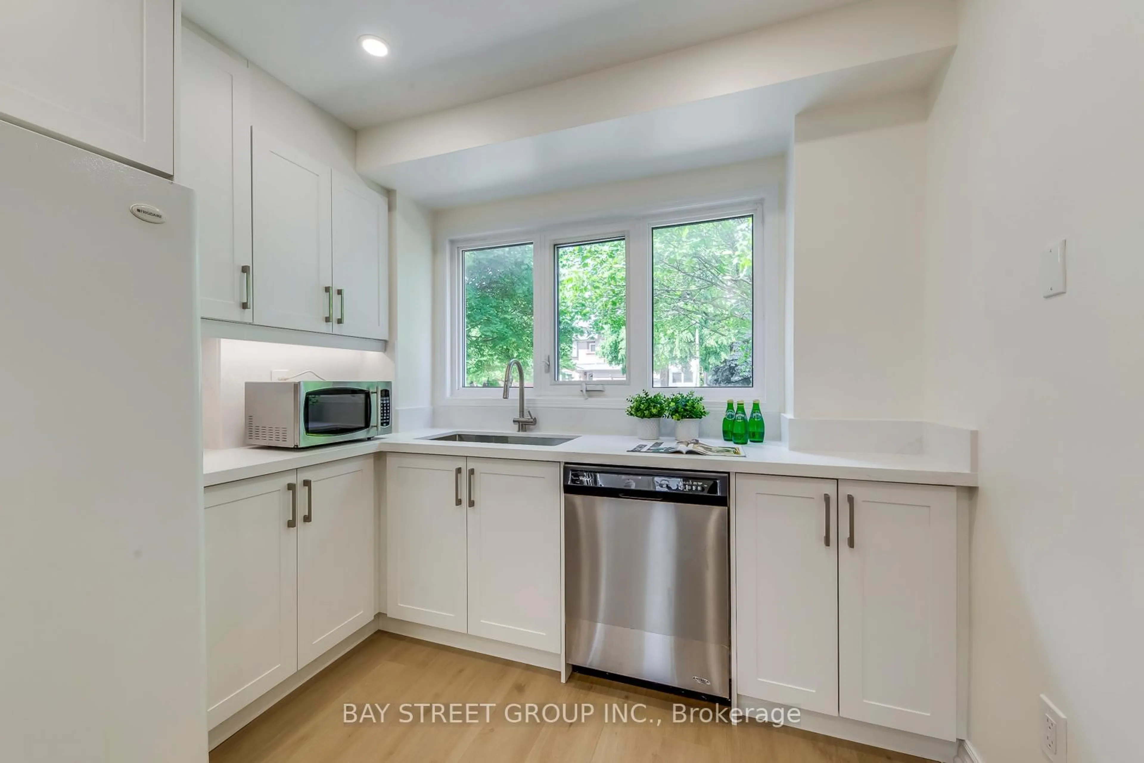 Unknown for 1106 Beechnut Rd, Oakville Ontario L6J 7P1