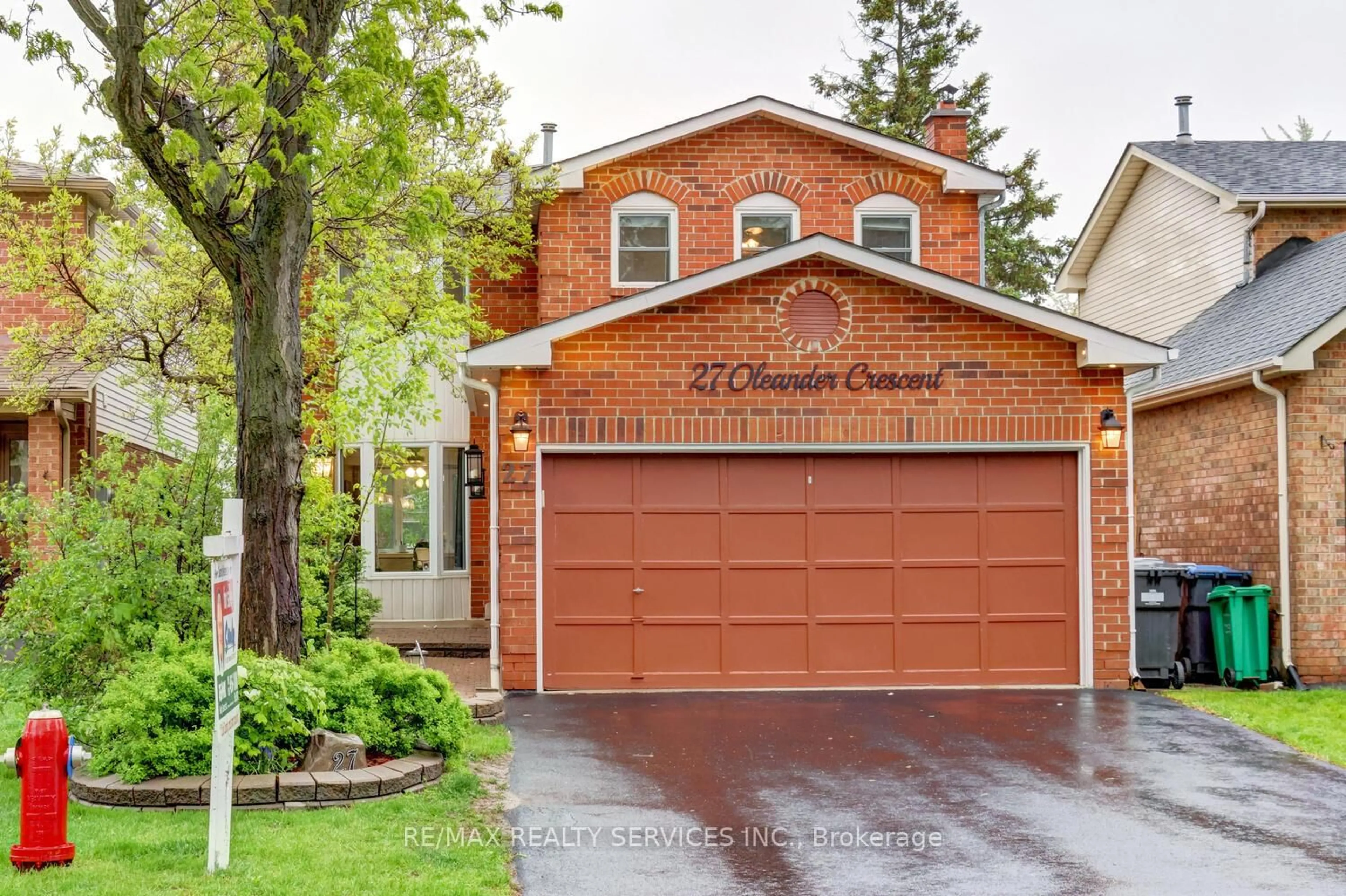 Home with brick exterior material, street for 27 Oleander Cres, Brampton Ontario L6Z 2C1