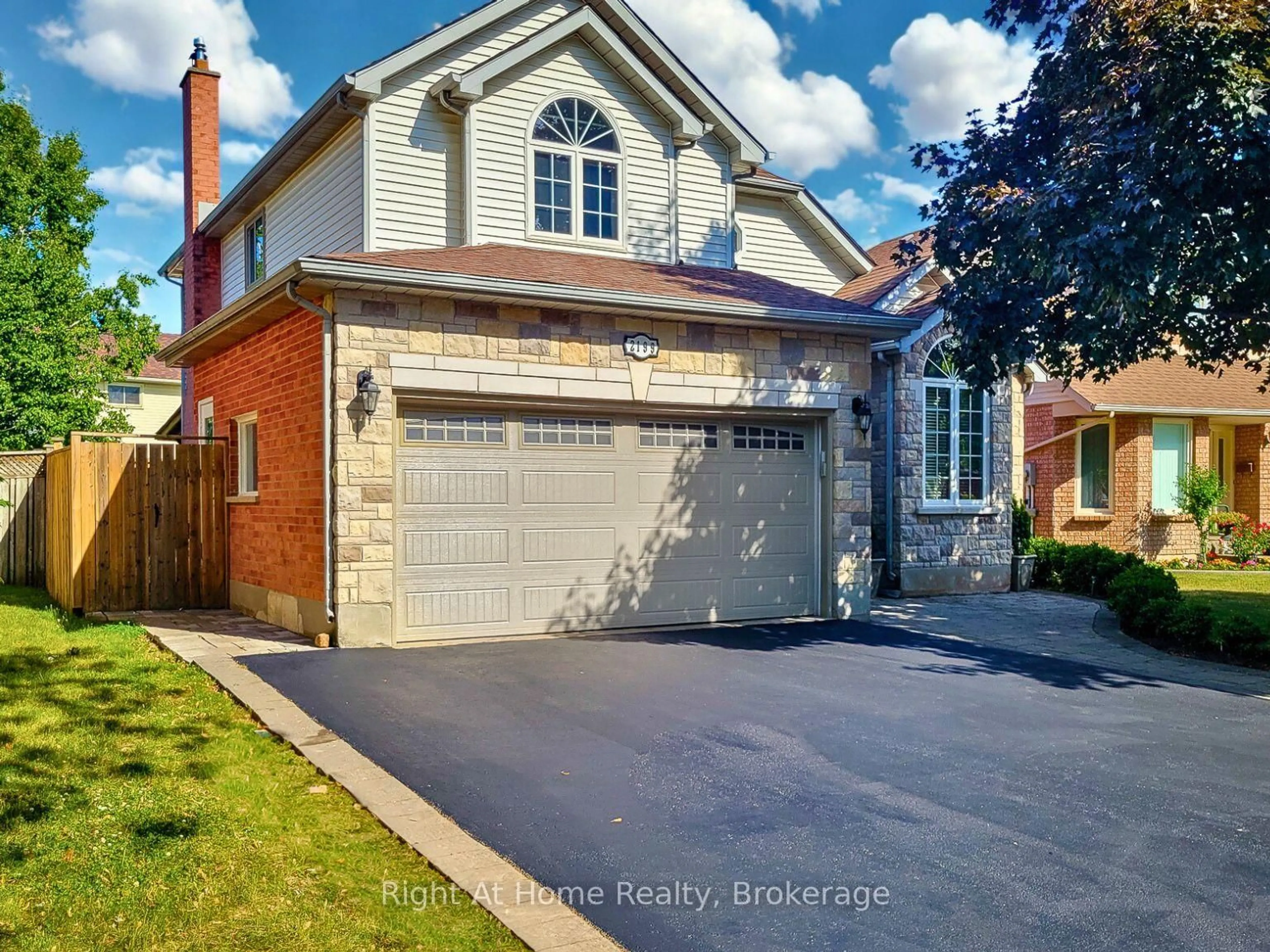Home with brick exterior material, street for 2199 Heidi Ave, Burlington Ontario L7M 3W5