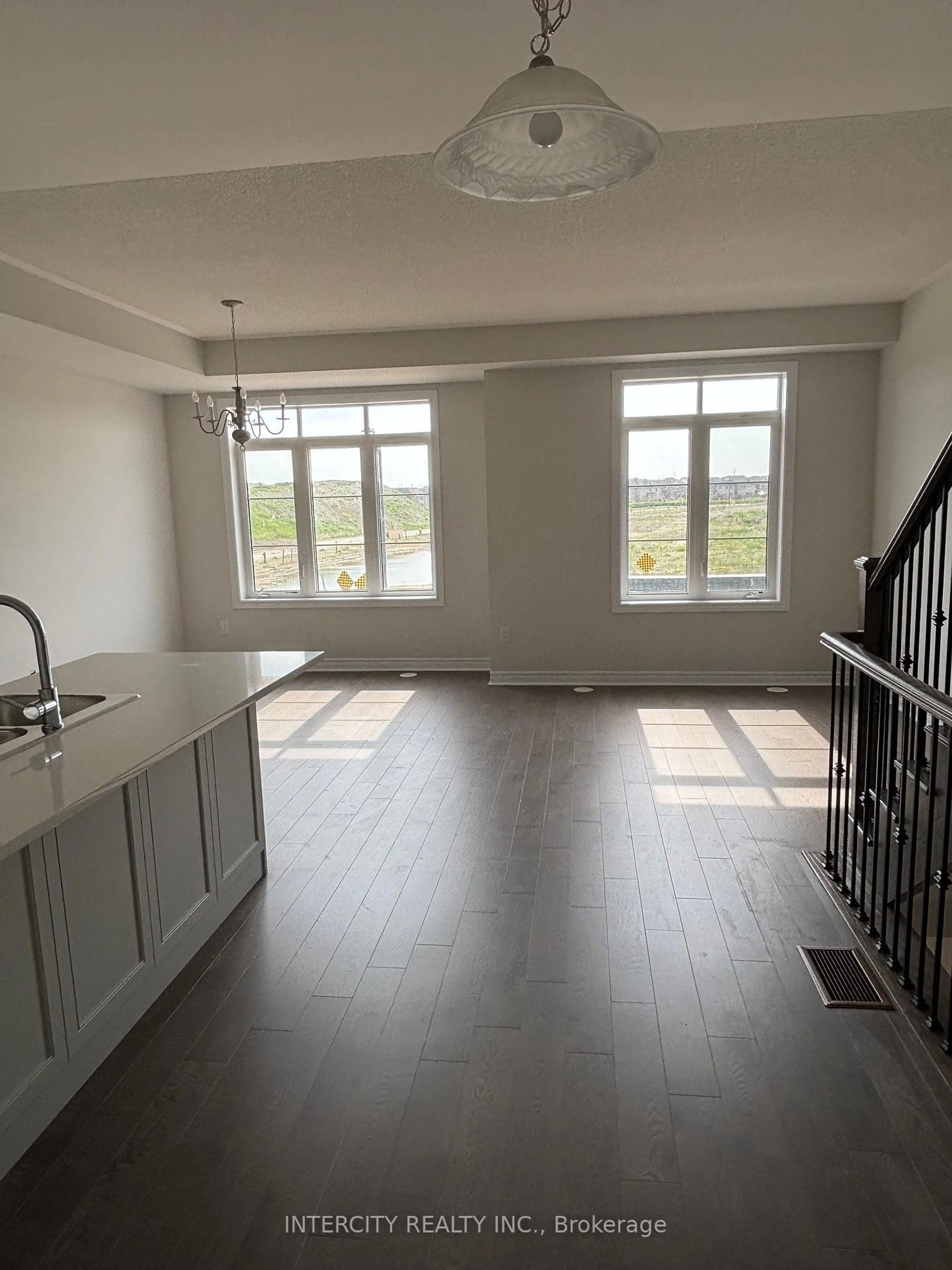 A pic of a room for 339 Inspire Blvd, Brampton Ontario L6R 4E6