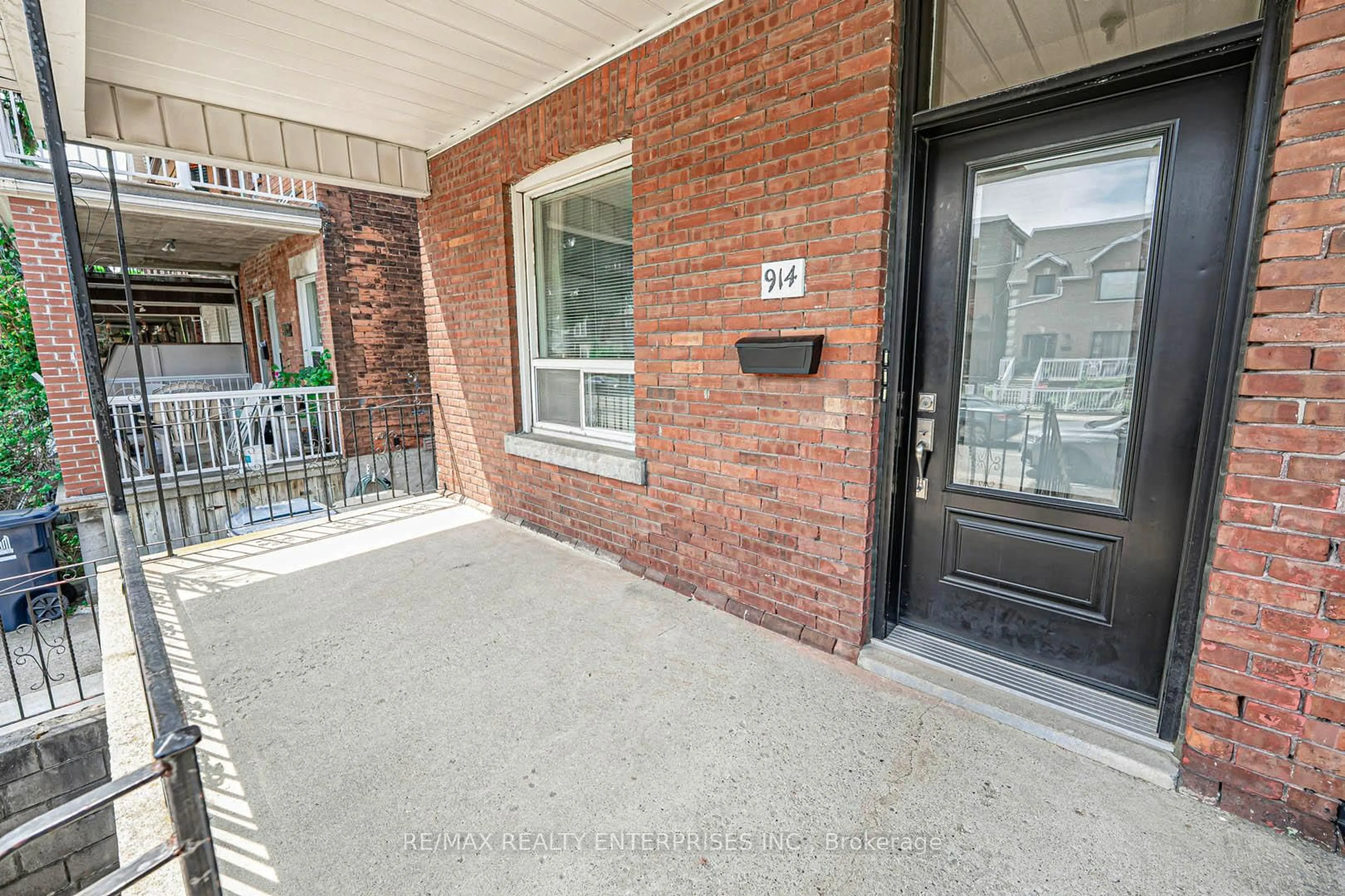 Unknown for 914 Dovercourt Rd, Toronto Ontario M6H 2X5