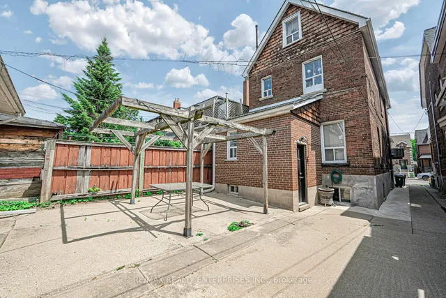 Additional image 8 of 914 Dovercourt Rd