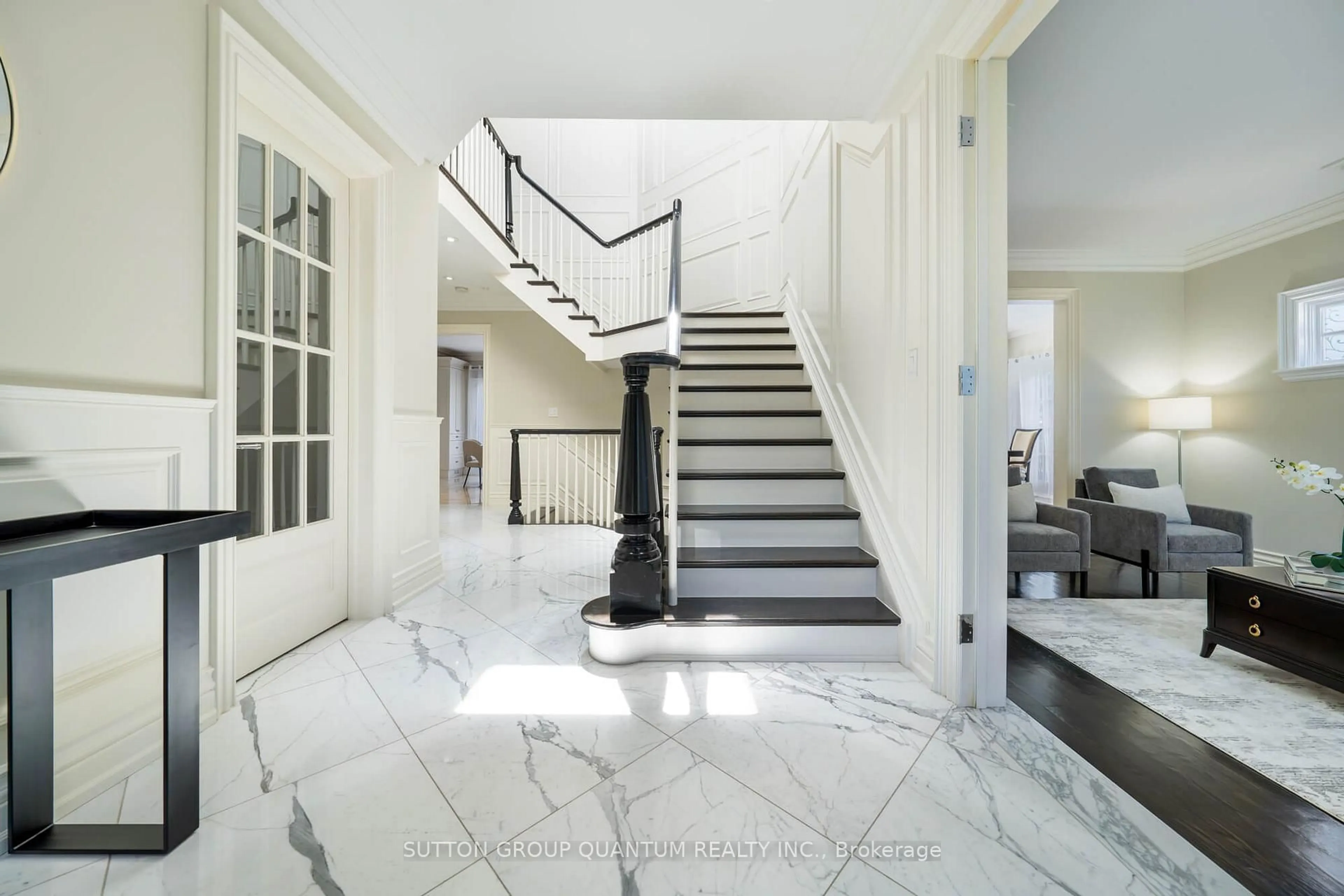 Indoor foyer for 57 Bywood Dr, Toronto Ontario M9A 1M1