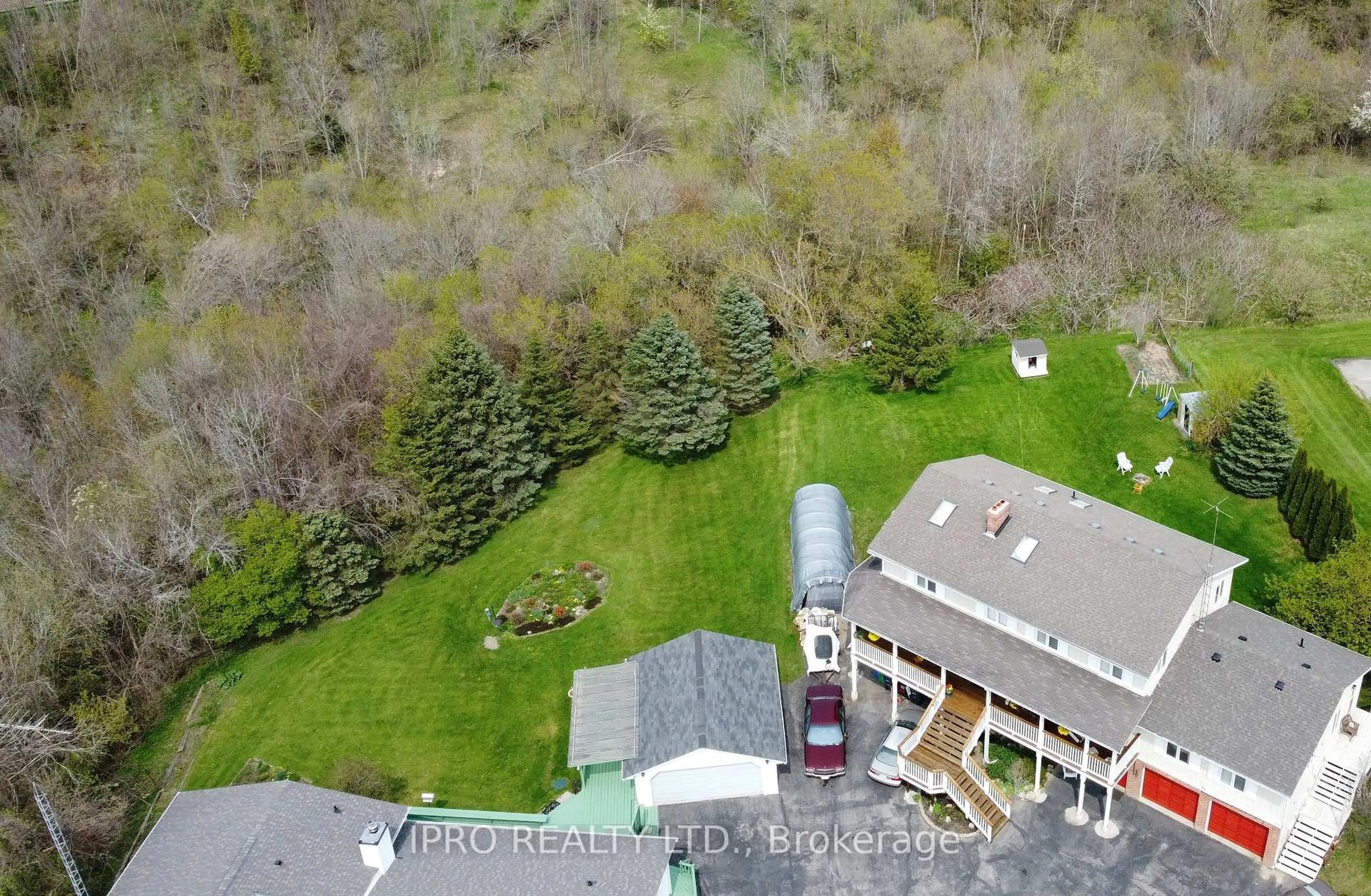 A pic from outside/outdoor area/front of a property/back of a property/a pic from drone, unknown for 14323 Creditview Rd, Caledon Ontario L7C 1N3
