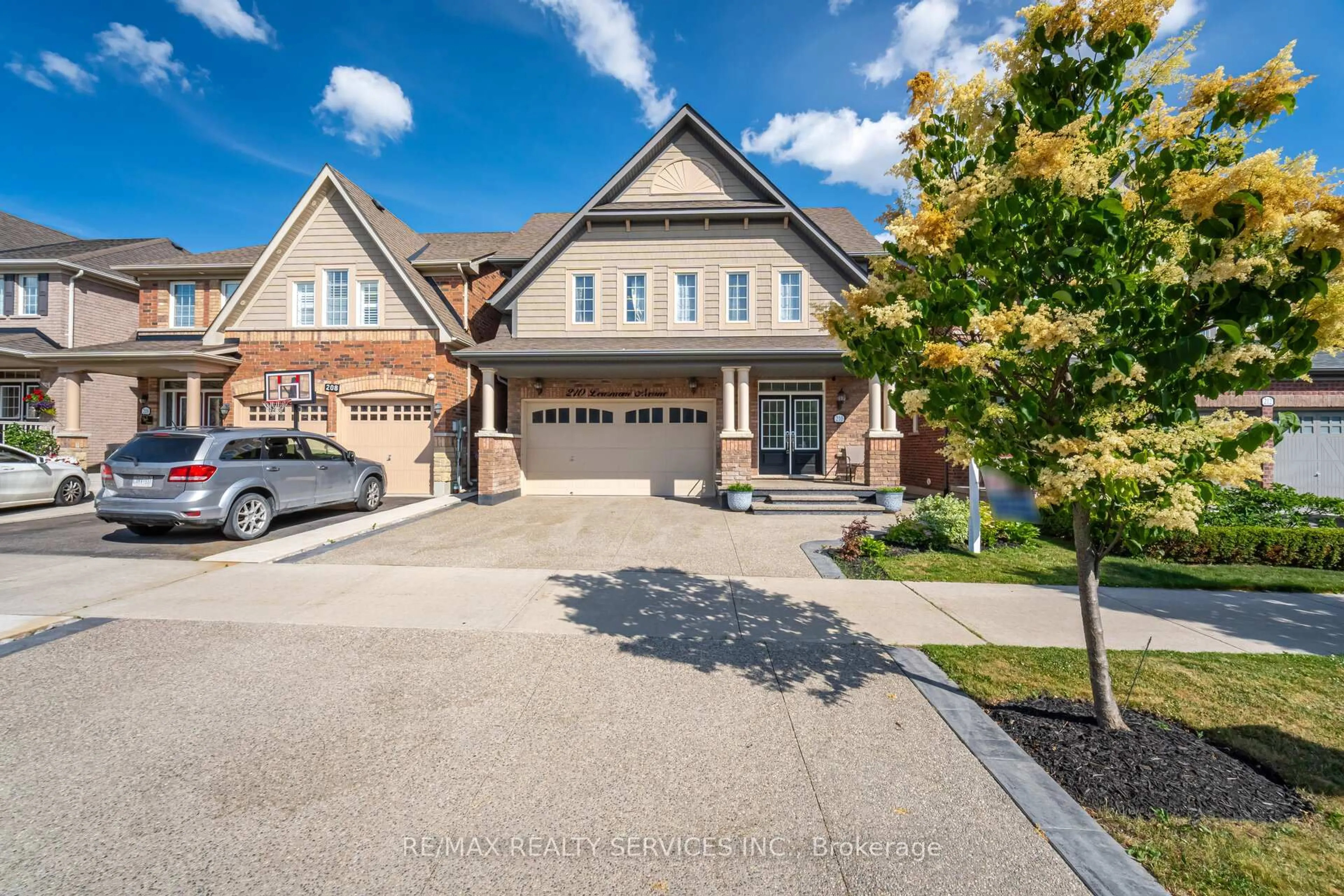 Home with brick exterior material, street for 210 Learmont Ave, Caledon Ontario L7C 3W4