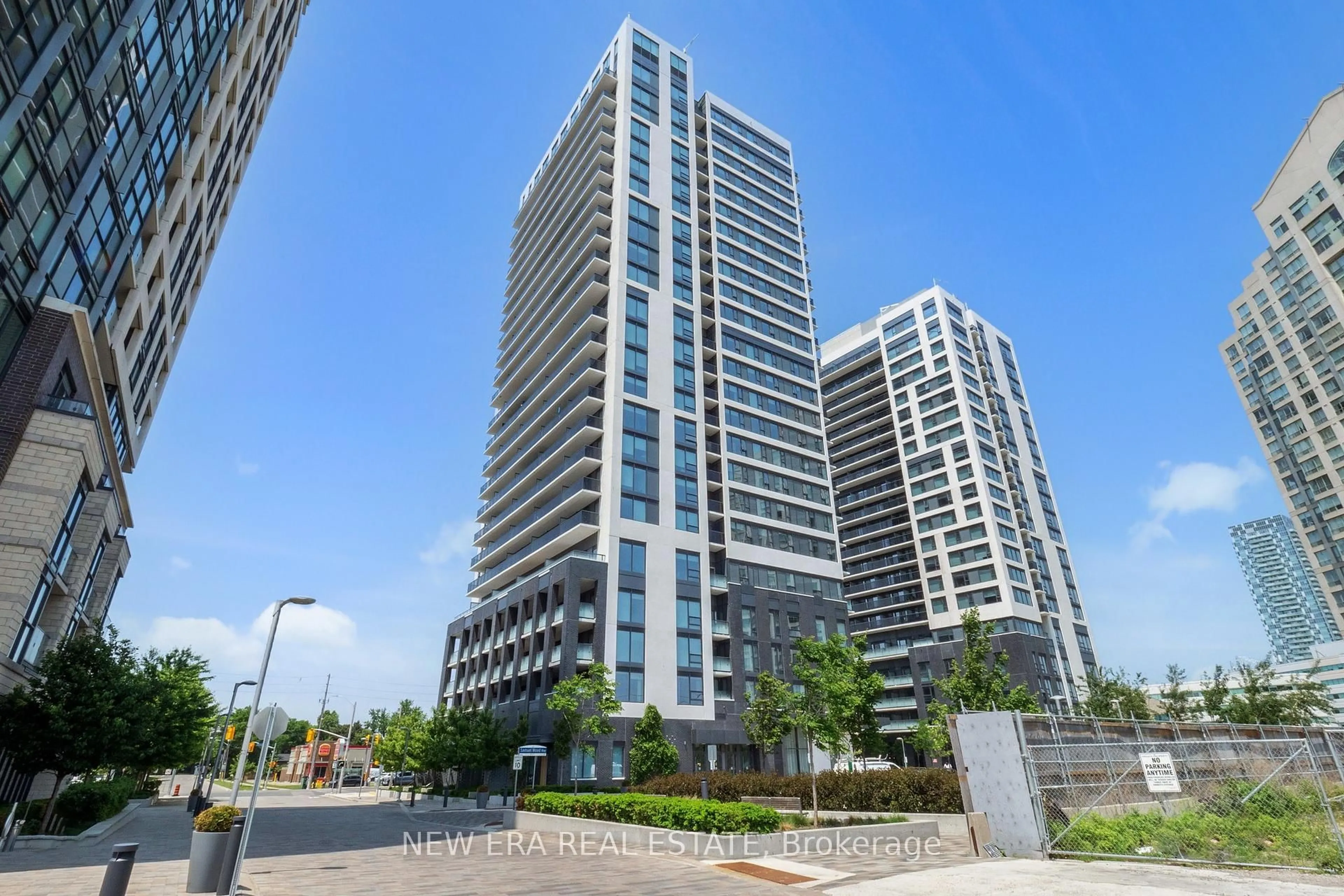 Indoor foyer for 30 Samuel Wood Way #413, Toronto Ontario M9B 0C9