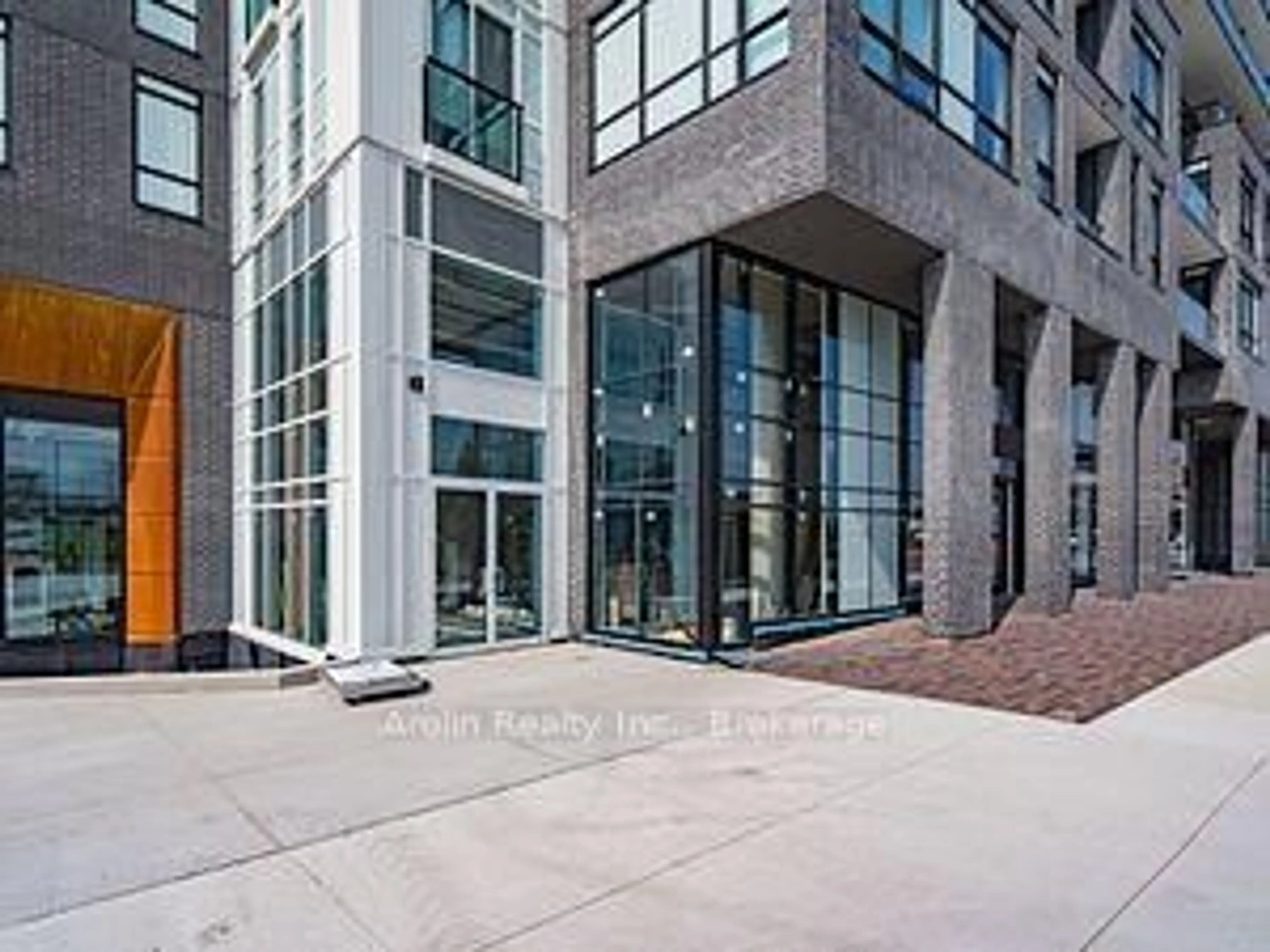 Indoor foyer for 3005 Pine Glen Rd #403, Oakville Ontario L6M 5P5
