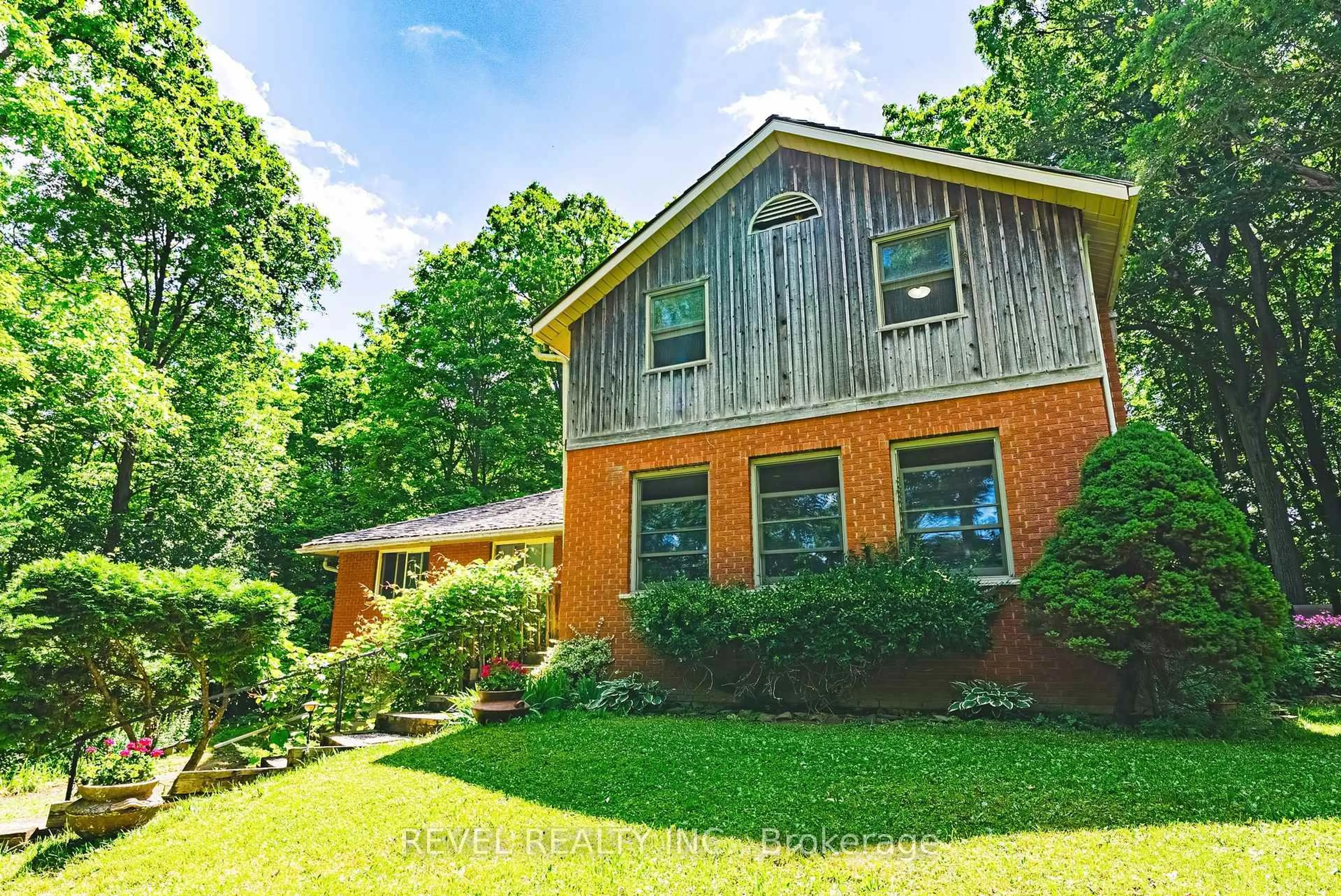 Home with brick exterior material, unknown for 2156 Lower Base Line, Oakville Ontario L6M 4G1