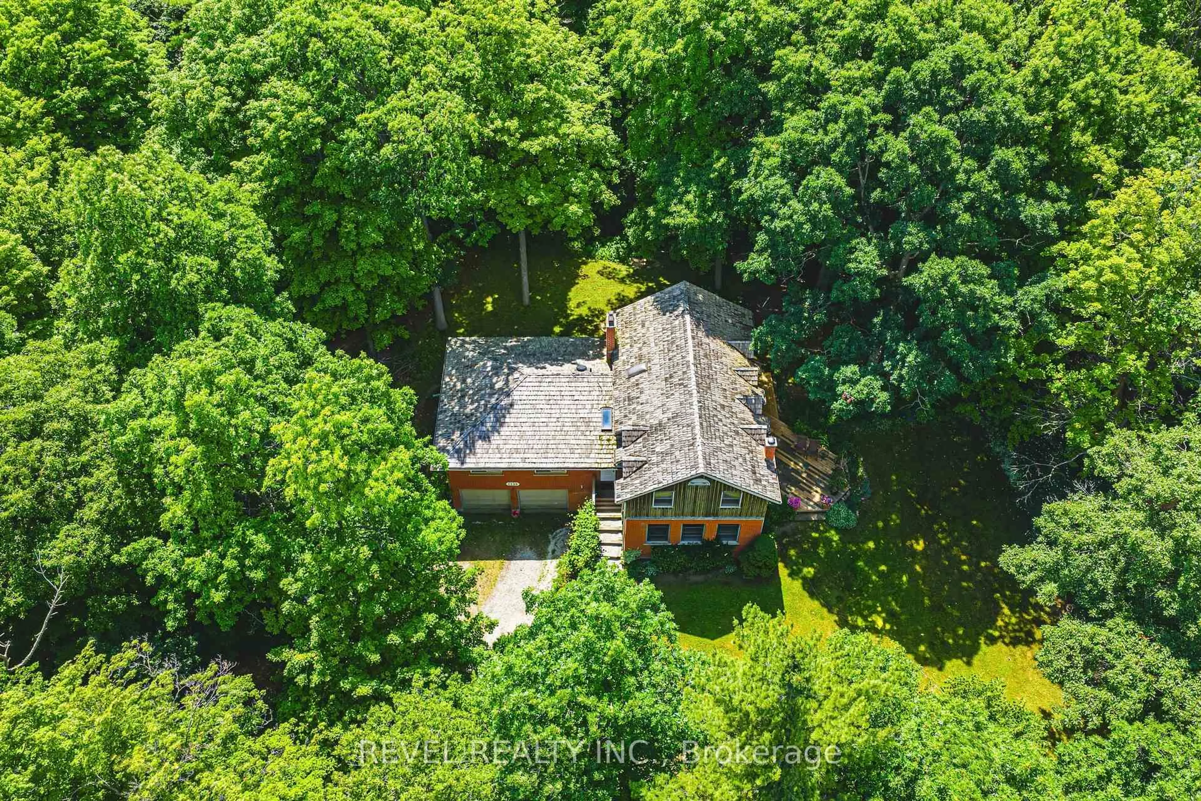 A pic from outside/outdoor area/front of a property/back of a property/a pic from drone, forest/trees view for 2156 Lower Base Line, Oakville Ontario L6M 4G1