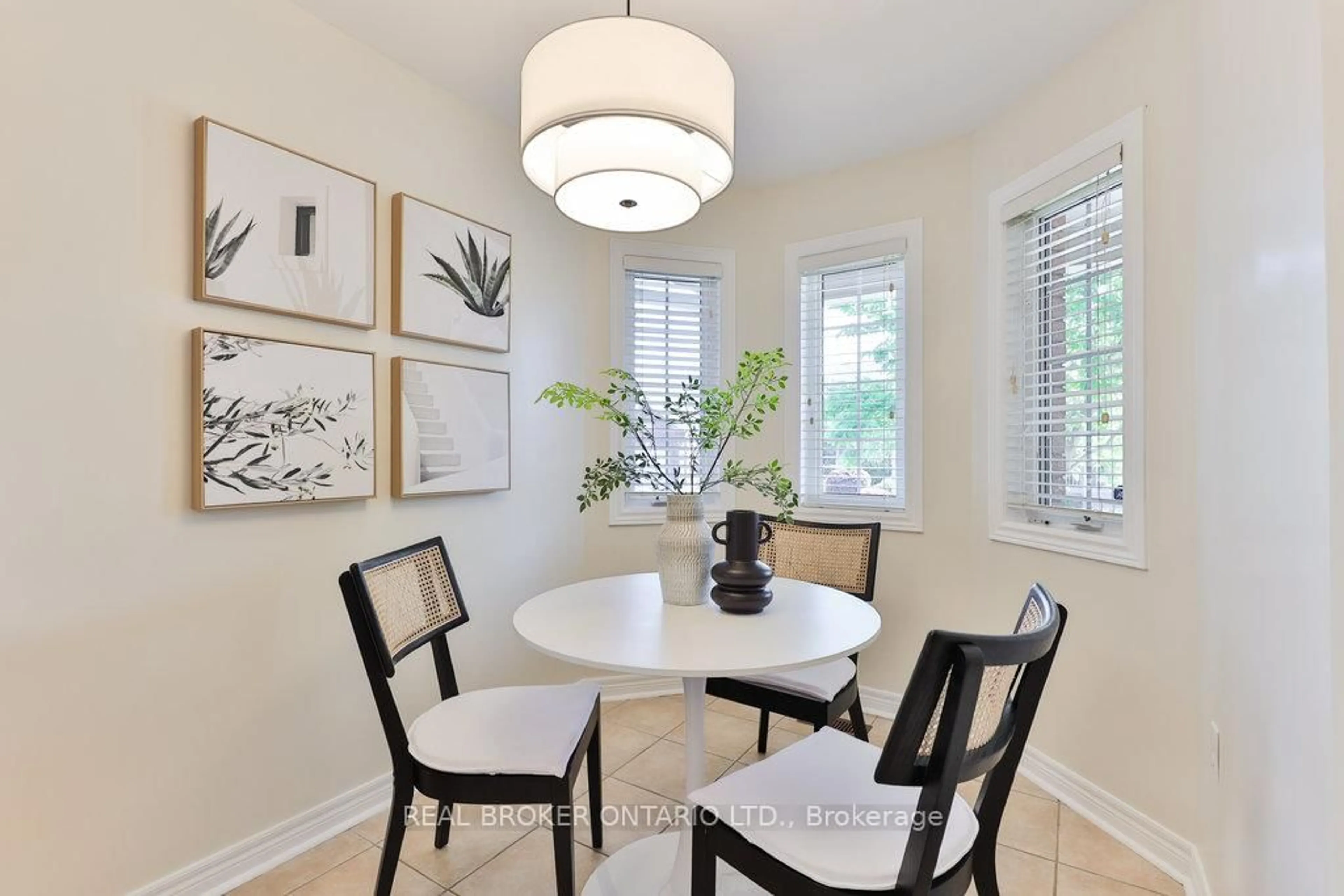 Dining room, unknown for 311 Malick St, Milton Ontario L9T 5X4