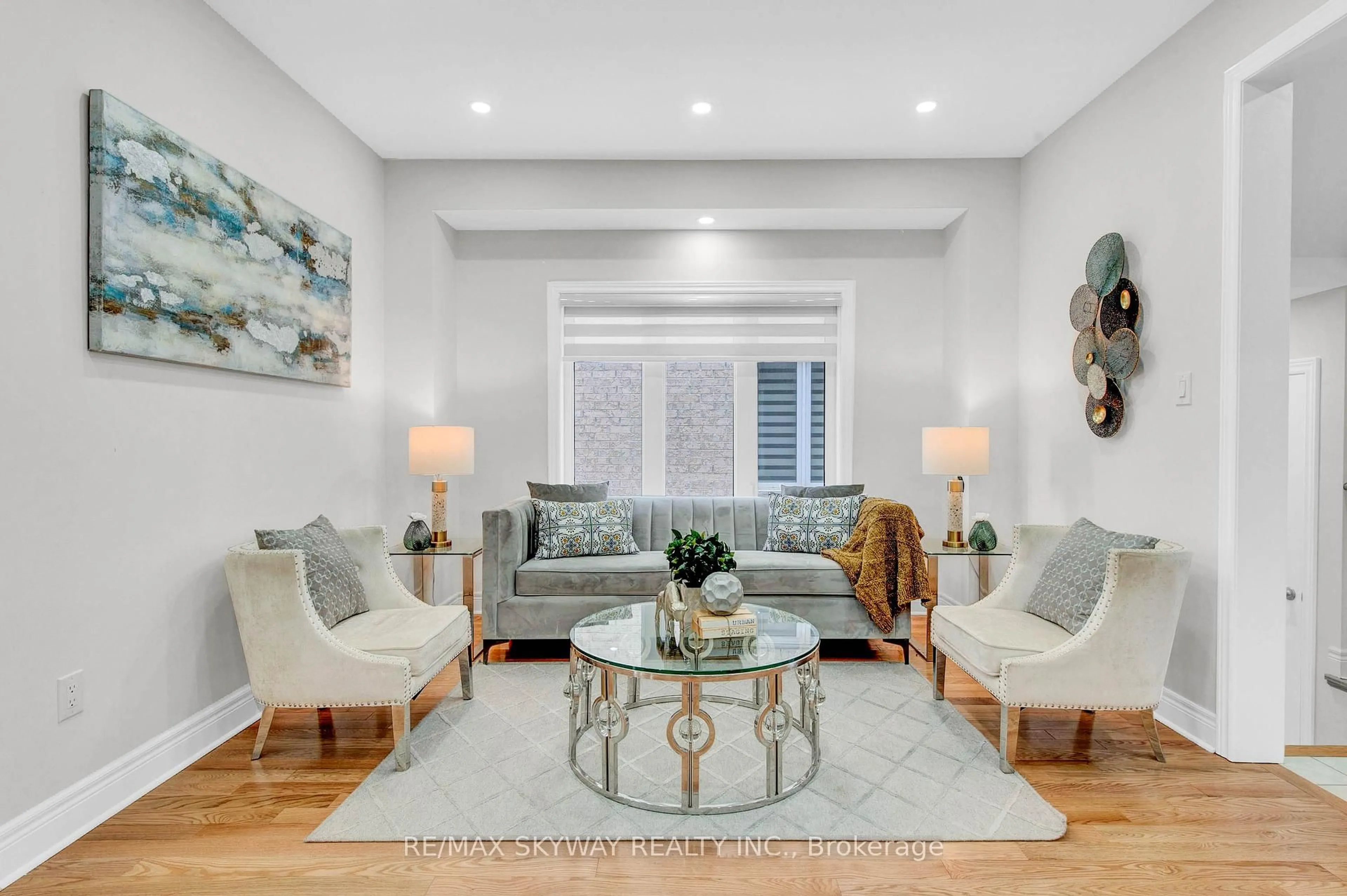 Living room with furniture, unknown for 20 Branigan Cres, Halton Hills Ontario L7G 0N2