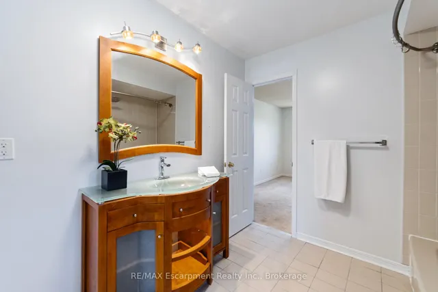 Additional property image - 1645 Bough Beeches Blvd