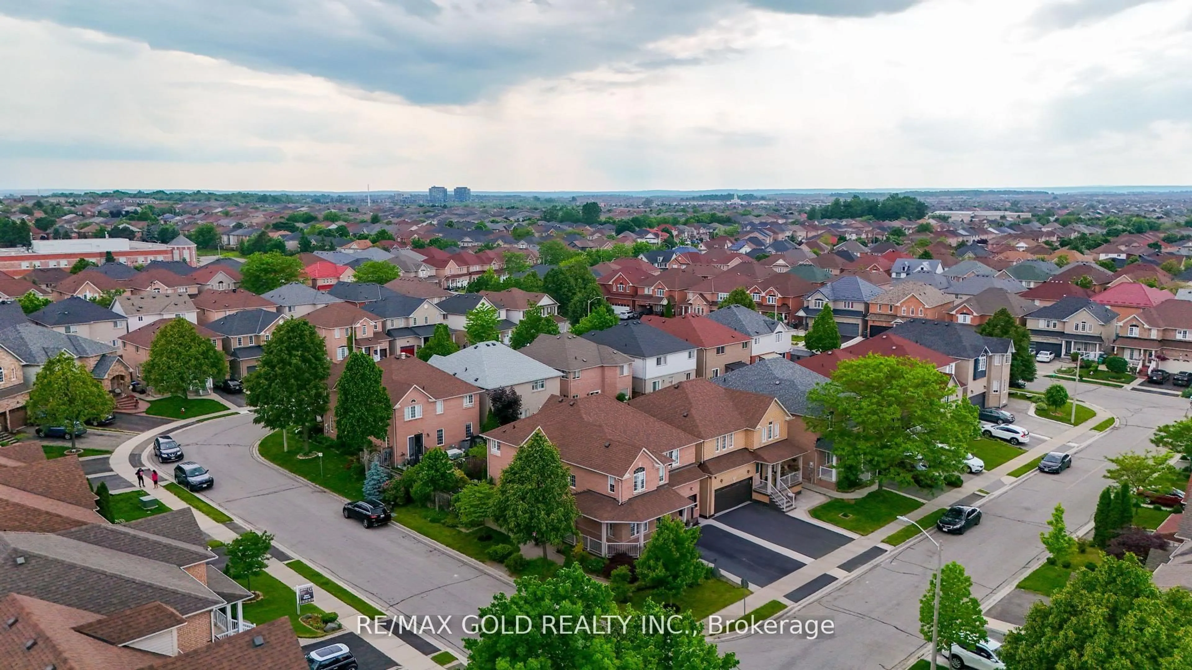 A pic from outside/outdoor area/front of a property/back of a property/a pic from drone, city buildings view from balcony for 12 mediterra Dr, Brampton Ontario L7A 2H1
