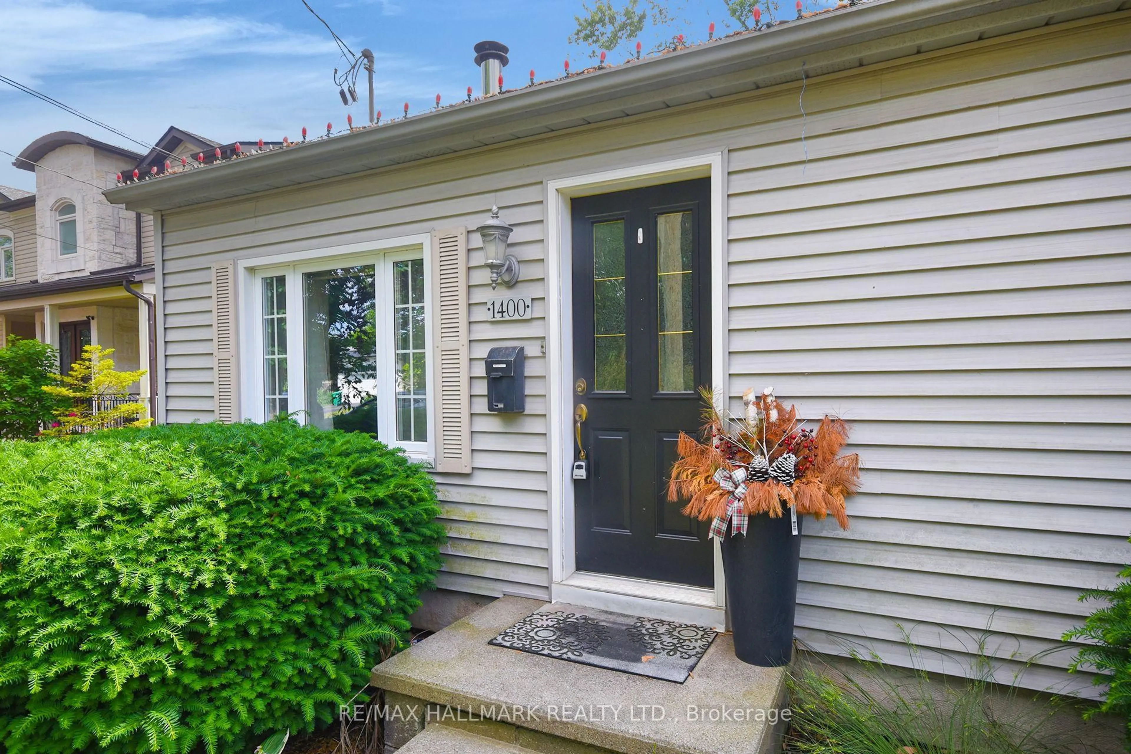 Unknown for 1400 Kenmuir Ave, Mississauga Ontario L5G 4B4